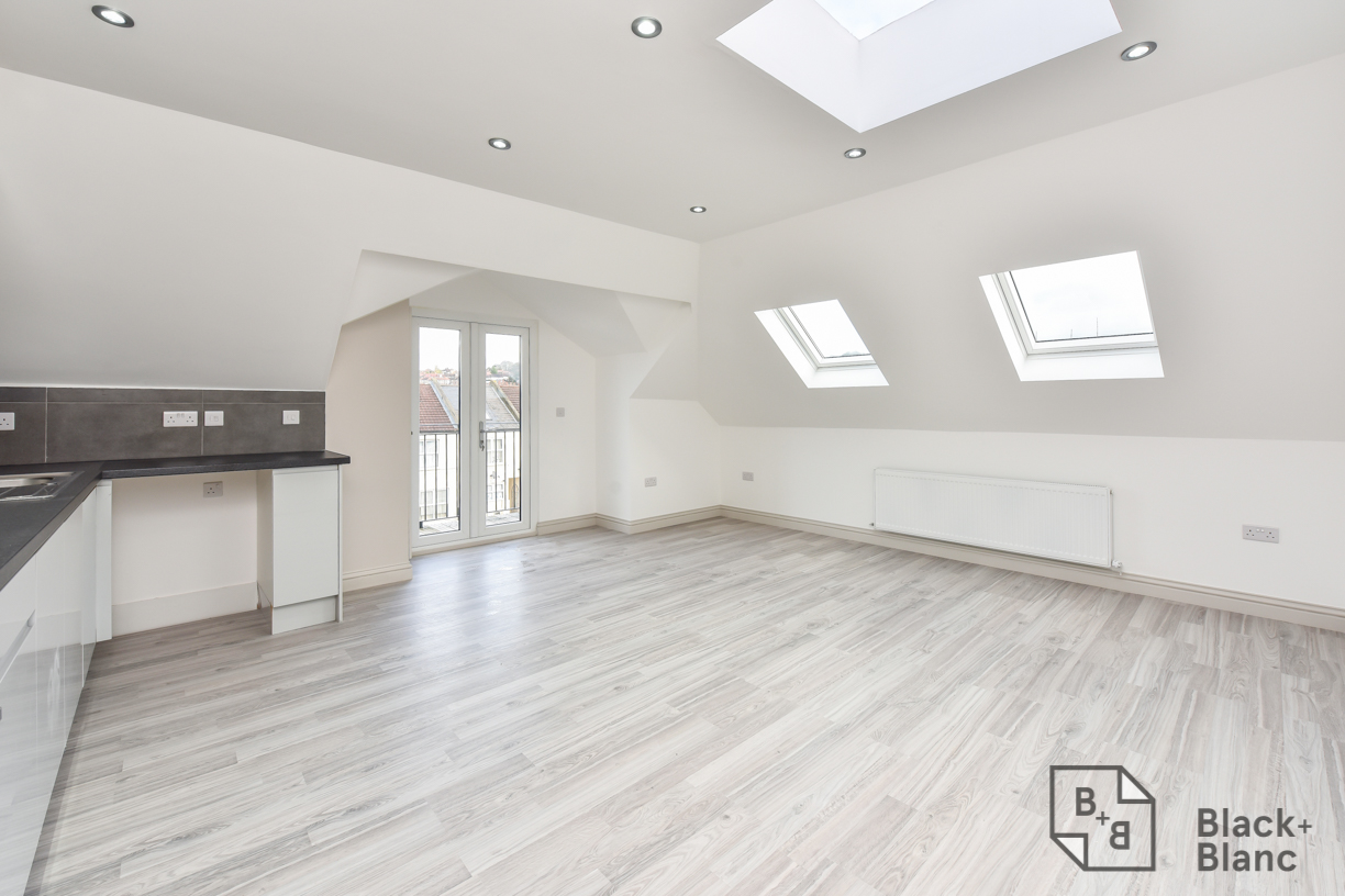 2 bed apartment for sale in Norbury Road, Thornton Heath  - Property Image 2