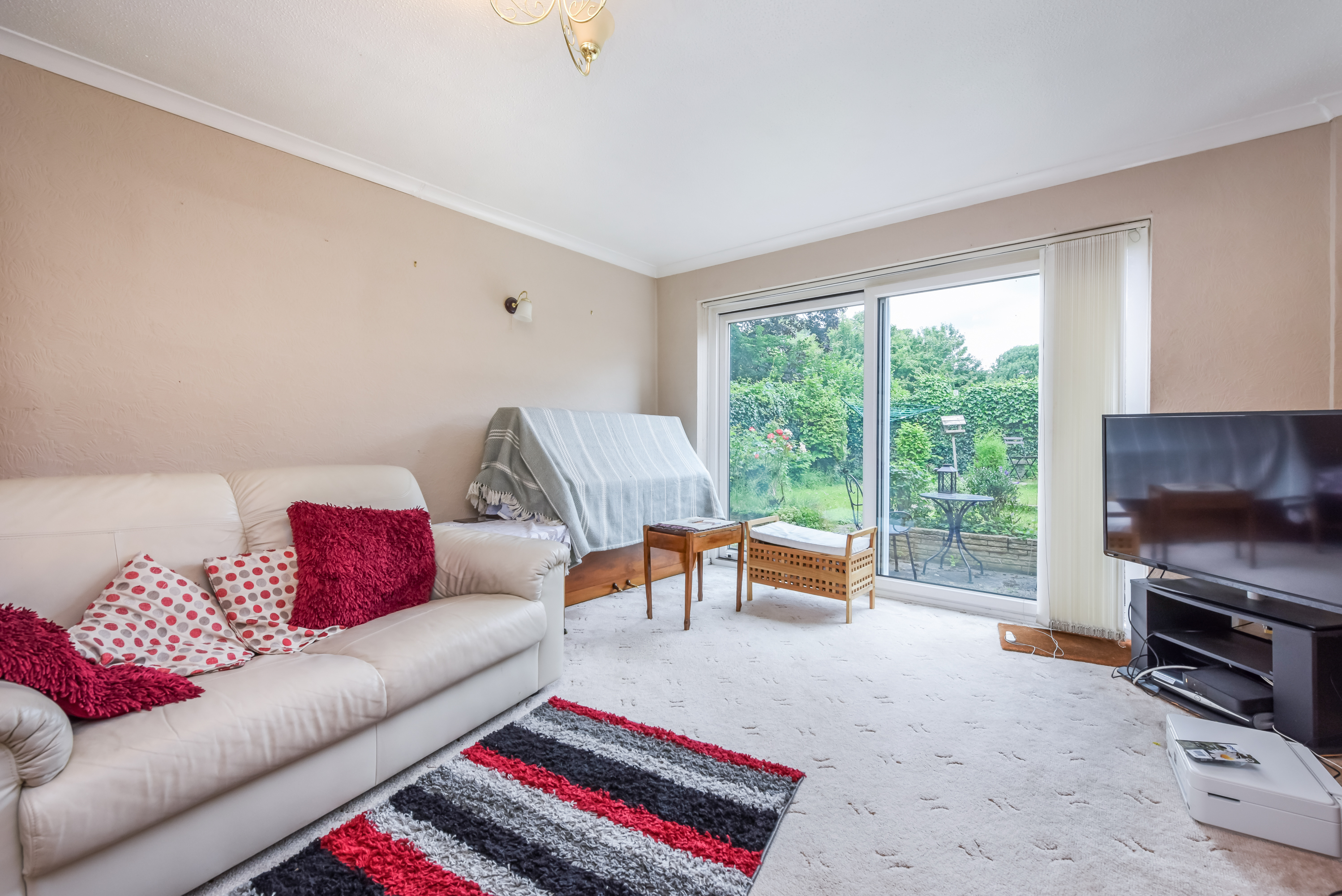 2 bed house for sale in Middlefields, Croydon  - Property Image 8