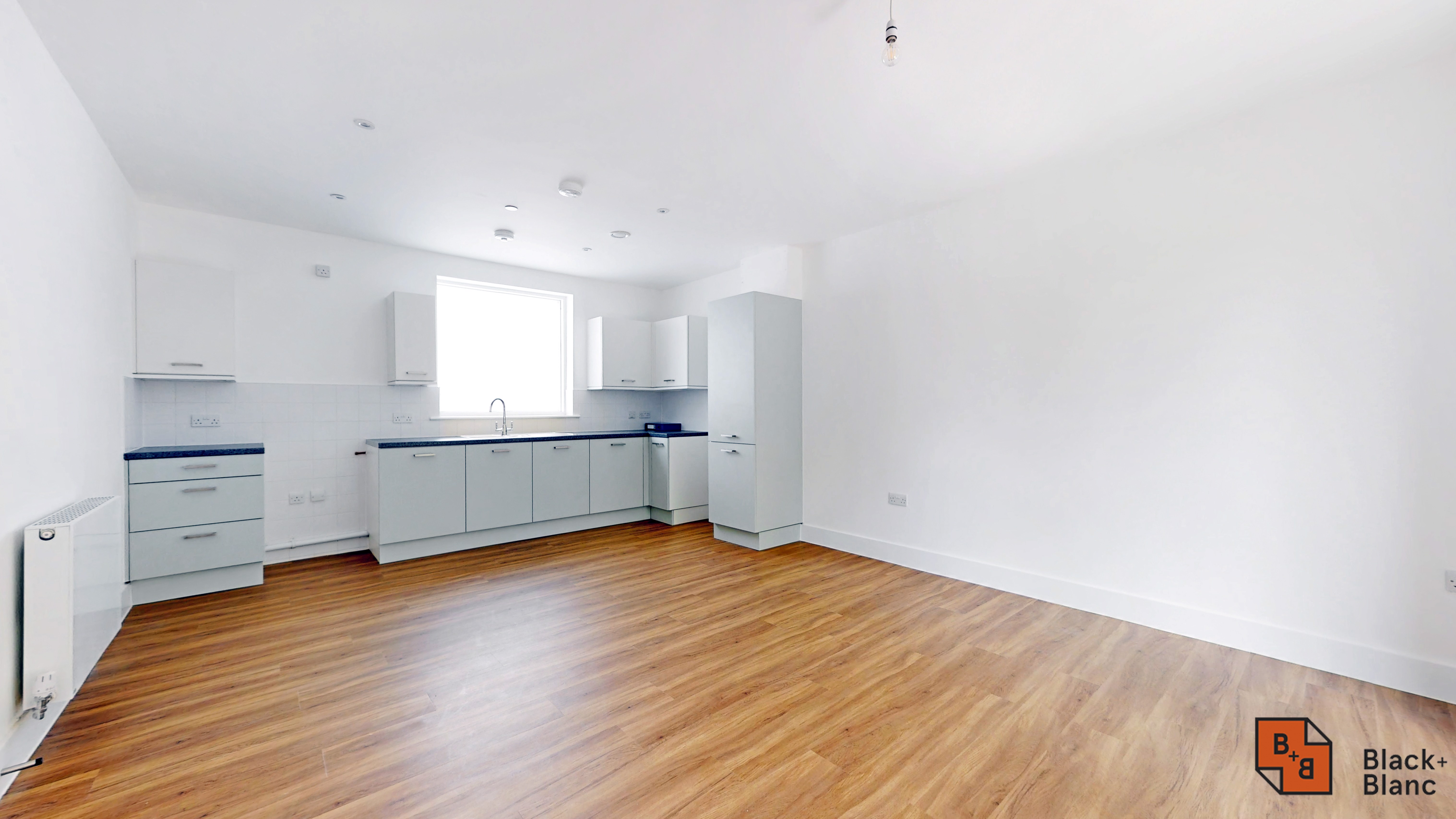 2 bed apartment for sale in Warminster Road, South Norwood  - Property Image 3
