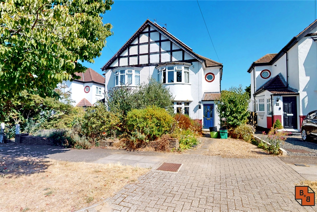 3 bed house for sale in Cherry Tree Walk, West Wickham  - Property Image 1