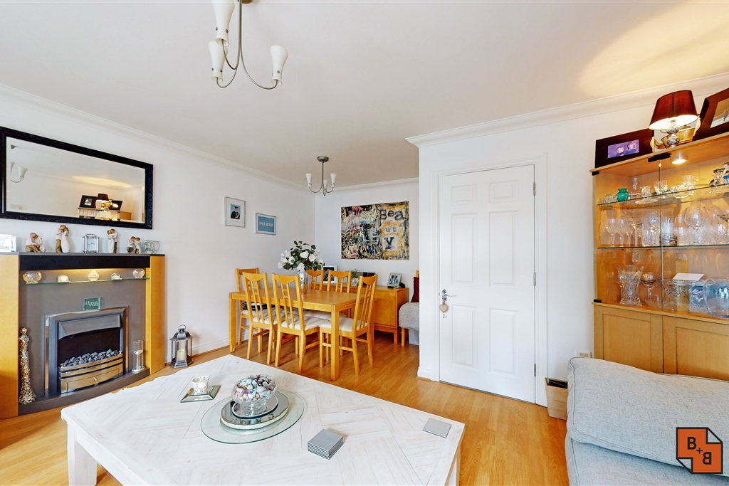 3 bed house for sale in Sparkes Close, Bromley  - Property Image 3