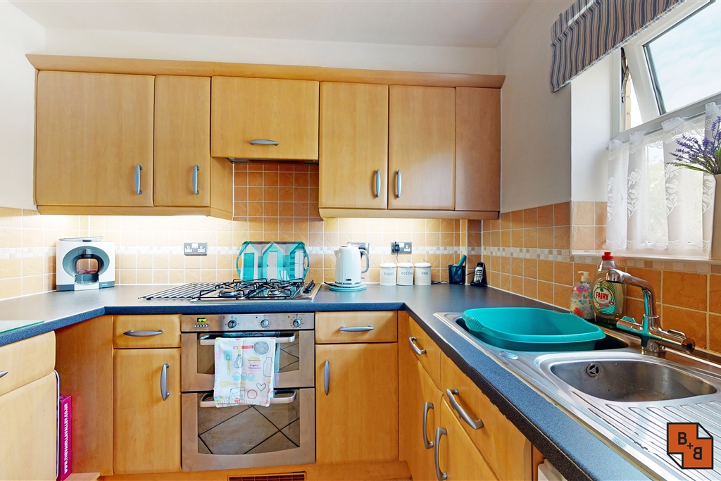 3 bed house for sale in Sparkes Close, Bromley  - Property Image 6