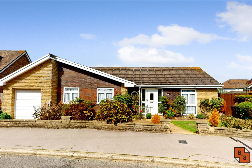 3 bed bungalow for sale in Farm Drive, Croydon - Property Image 1