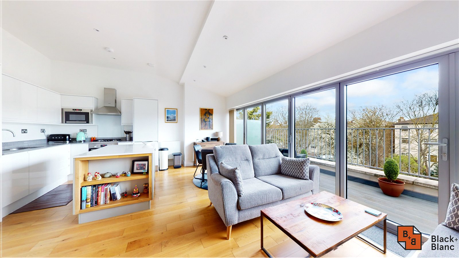 2 bed apartment for sale in Dagnall Park, SE25