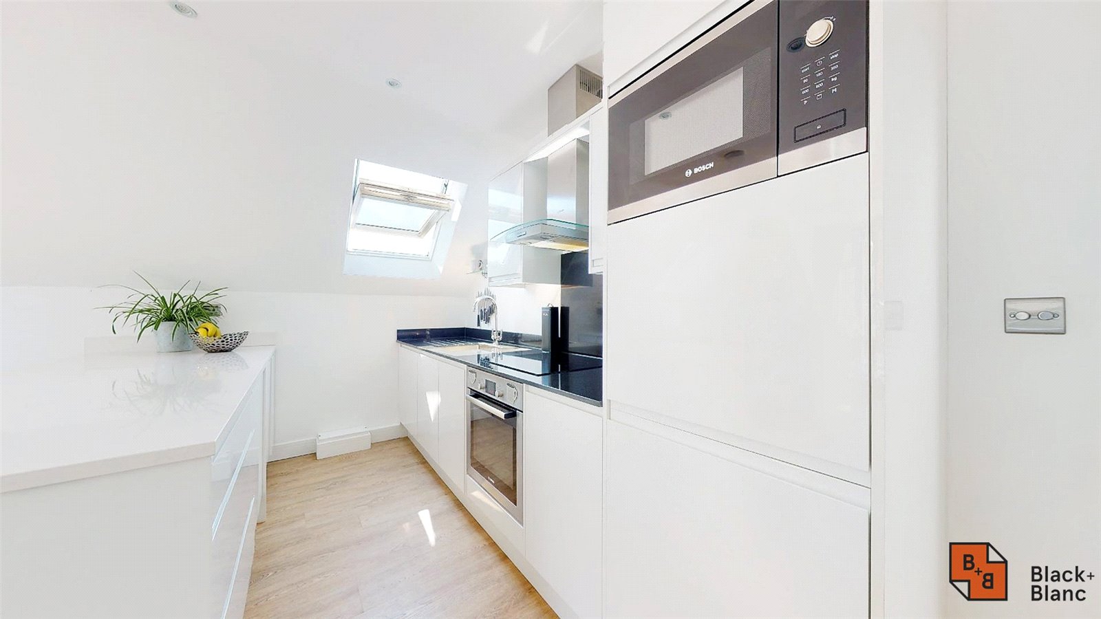 2 bed apartment for sale in Chancellors Close, Beckenham  - Property Image 6
