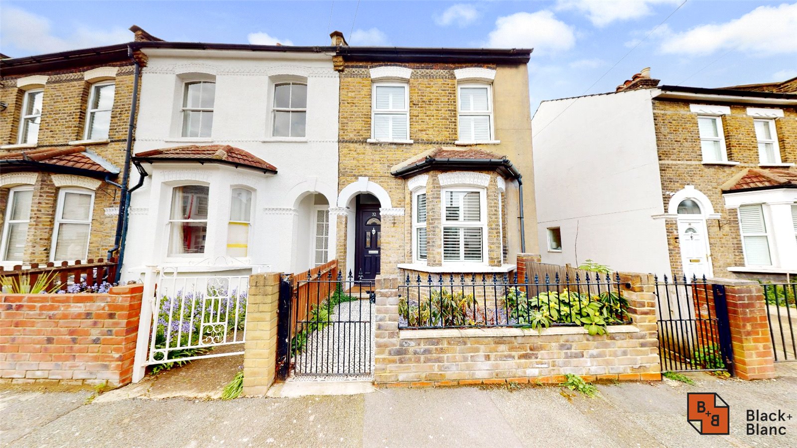 2 bed house for sale in Oval Road - Property Image 1