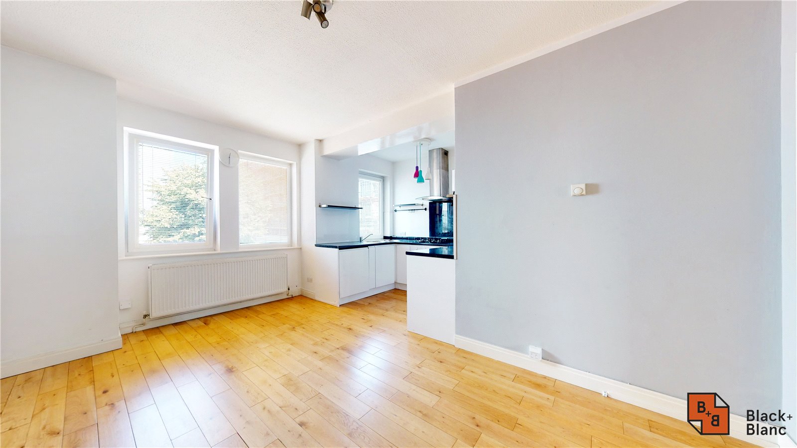 1 bed apartment to rent in Frith Road - Property Image 1