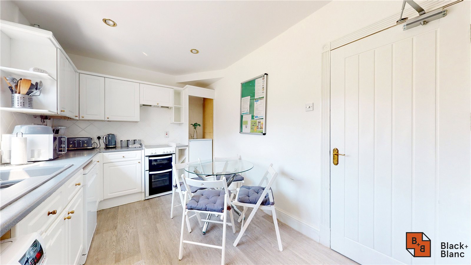 3 bed house for sale in Homesdale Road, Bromley  - Property Image 3