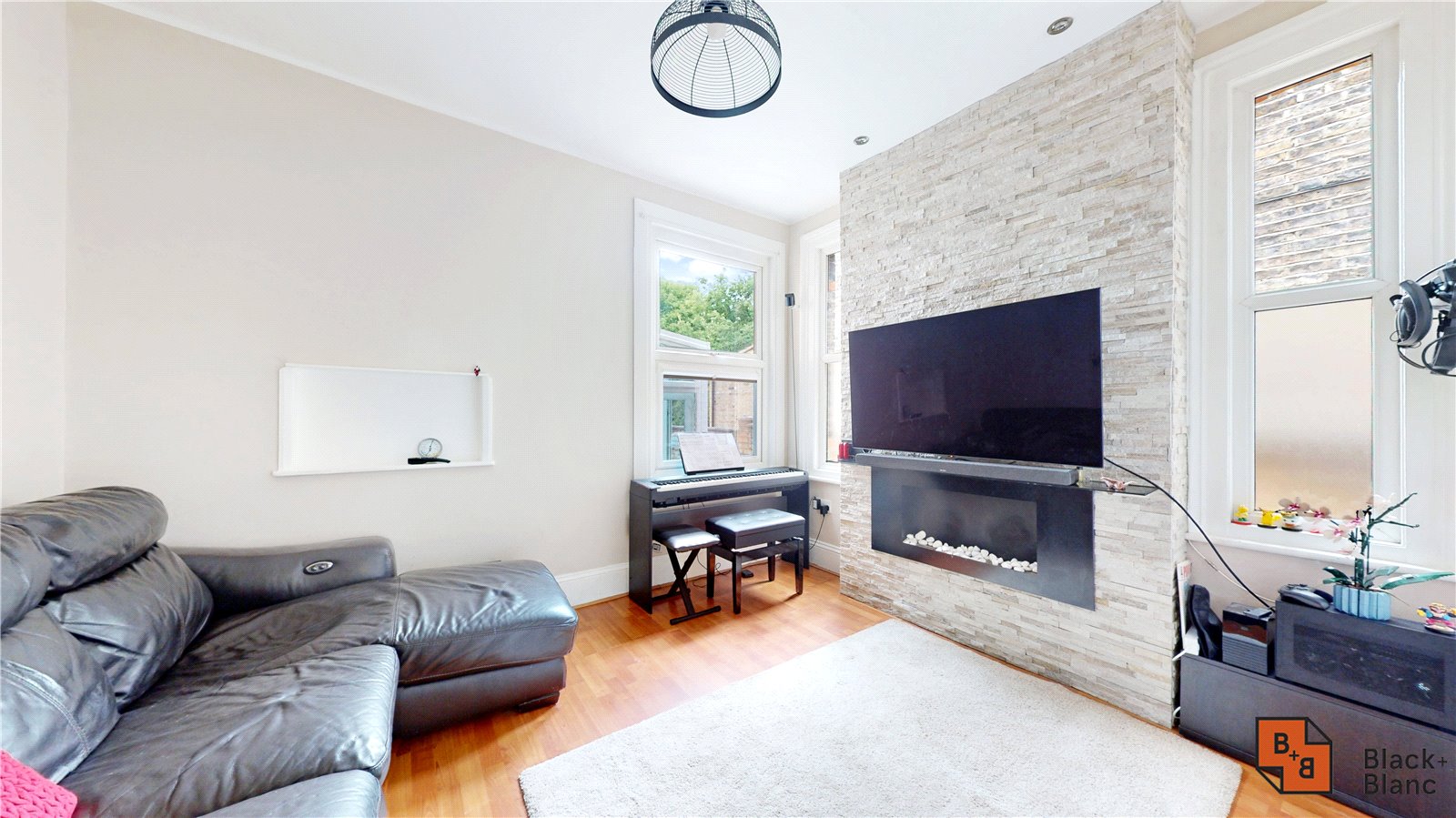 2 bed apartment for sale in Edith Road, South Norwood  - Property Image 2