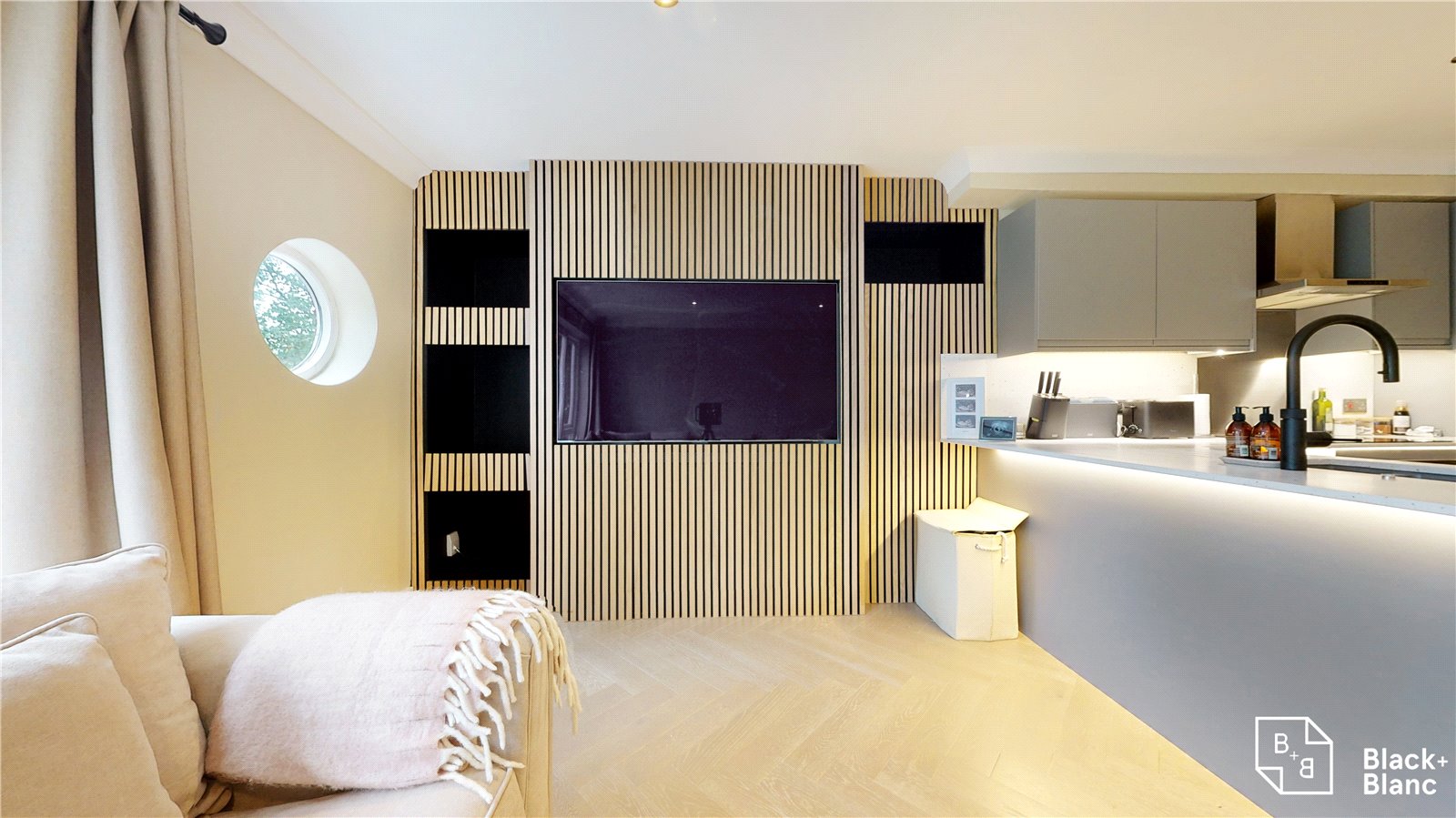 3 bed apartment to rent in The Alders, West Wickham, BR4