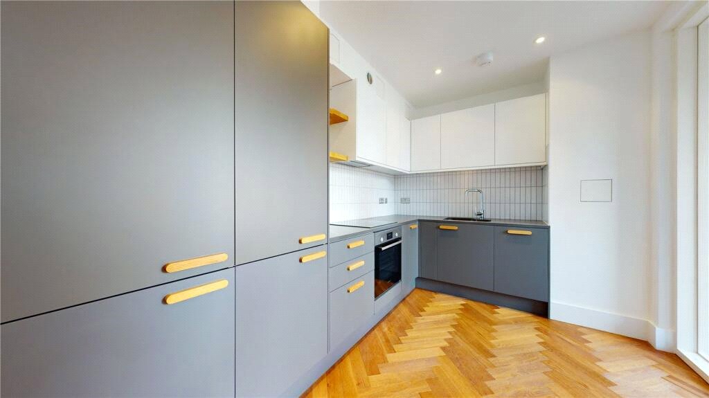 1 bed apartment for sale in Drummond Road  - Property Image 3