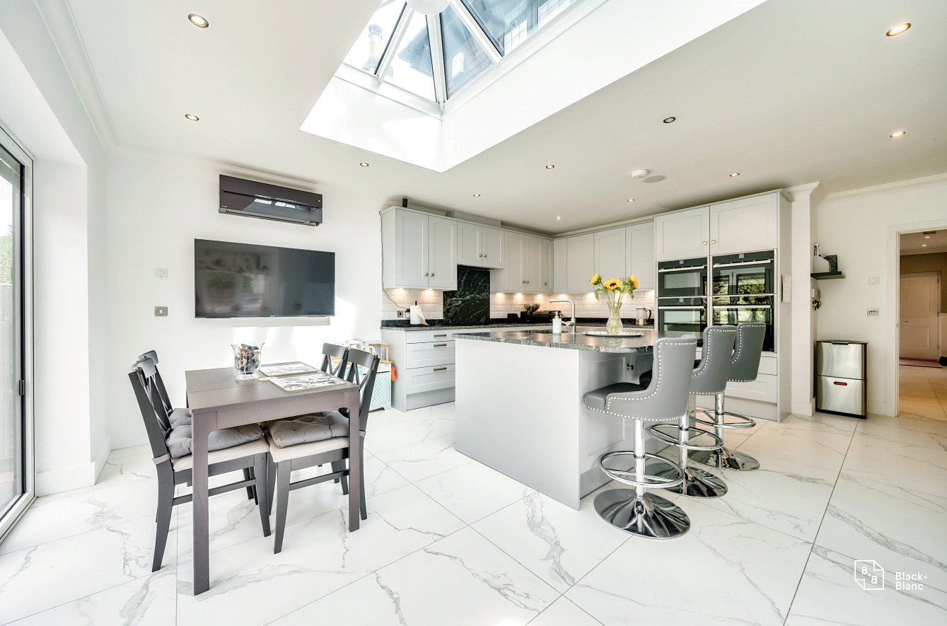 6 bed house for sale in Hayes Chase, West Wickham  - Property Image 9