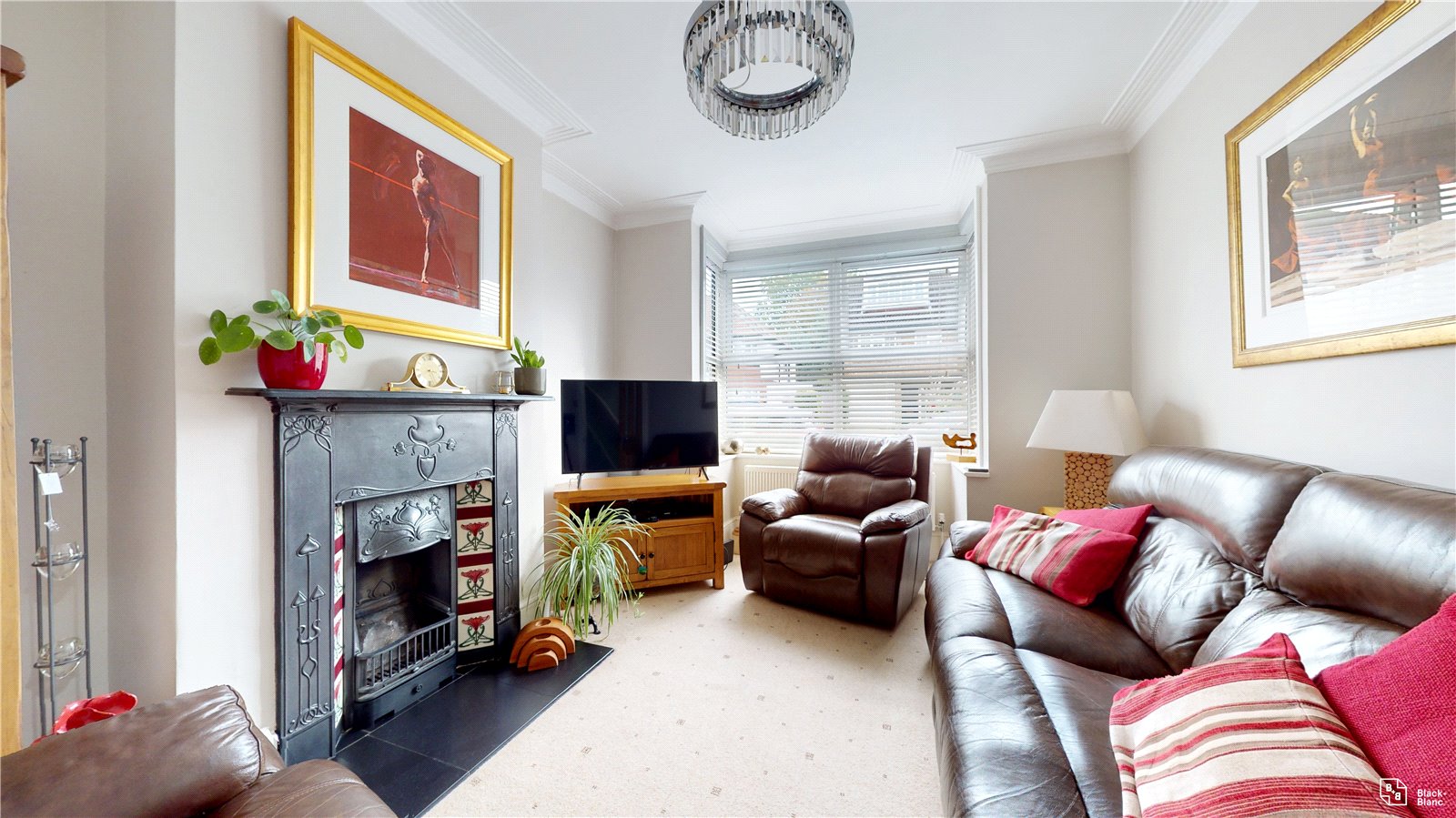 3 bed house for sale in Ravenswood Road - Property Image 1