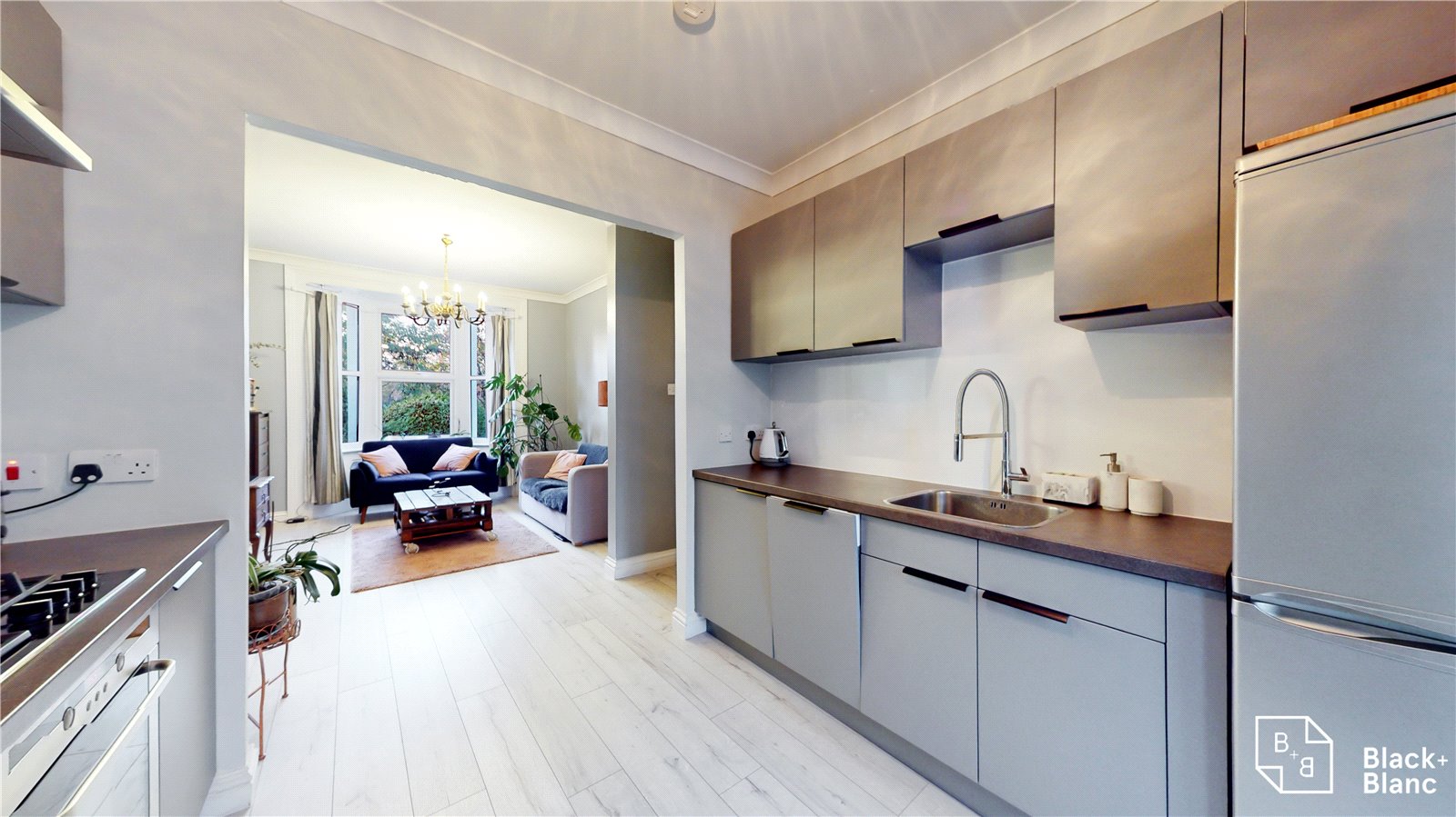 2 bed apartment for sale in Dagnall Park, Selhurst  - Property Image 2