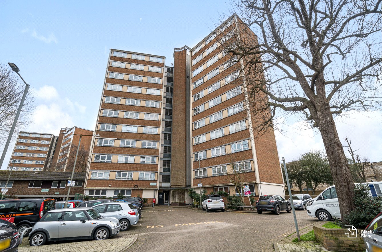 2 bed apartment for sale in Castlecombe Drive, London  - Property Image 16