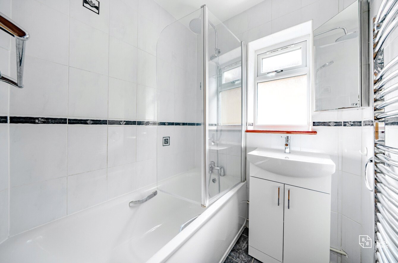2 bed maisonette for sale in Church Drive  - Property Image 8