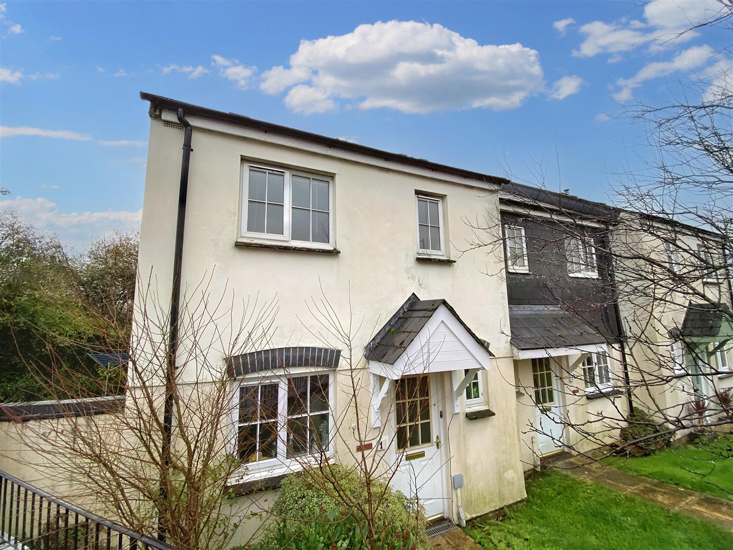 3 bed terraced house to rent in Tretoil View, Bodmin - Property Image 1