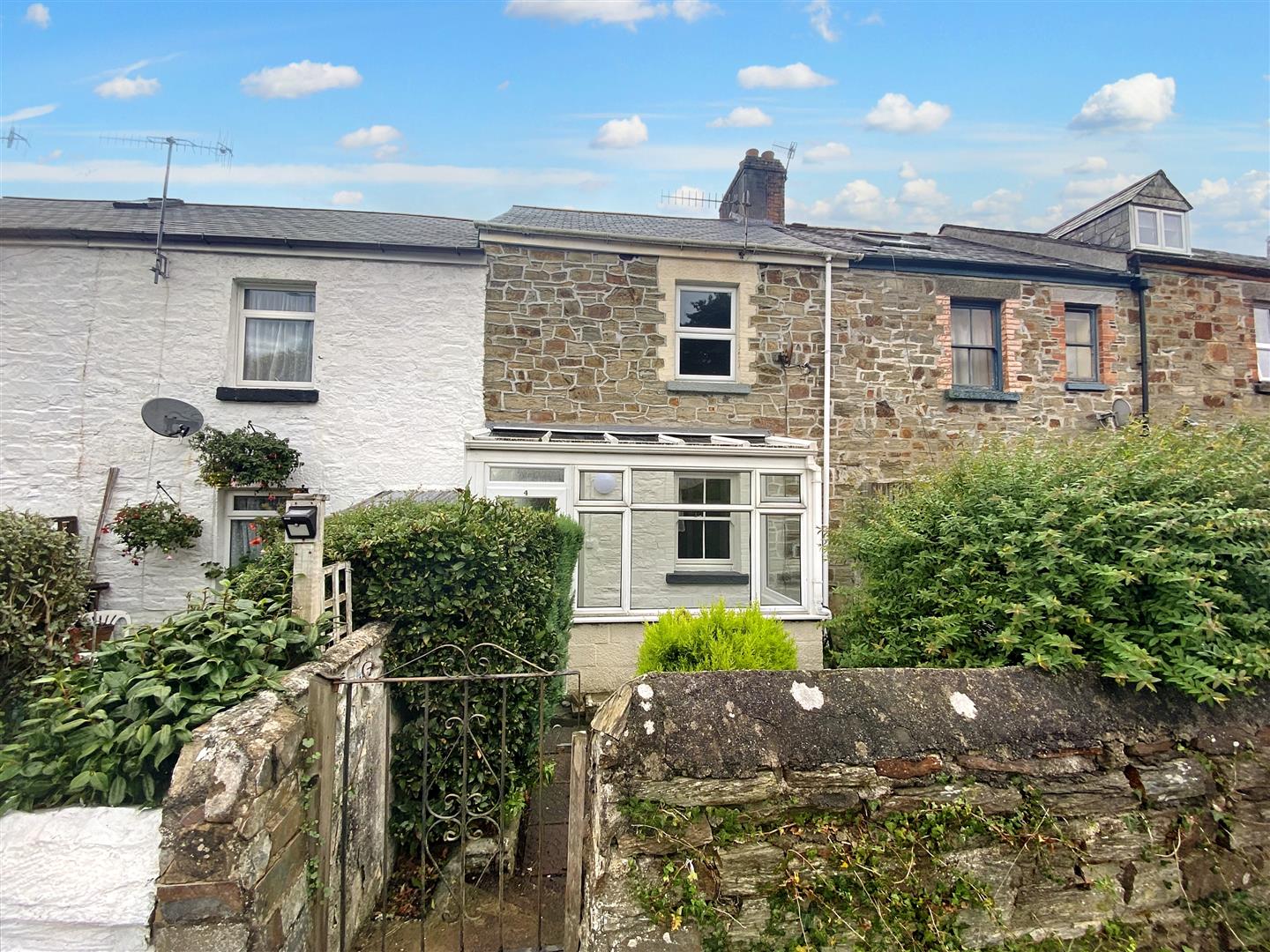 2 bed cottage to rent in Brownlow Place, Bodmin  - Property Image 1