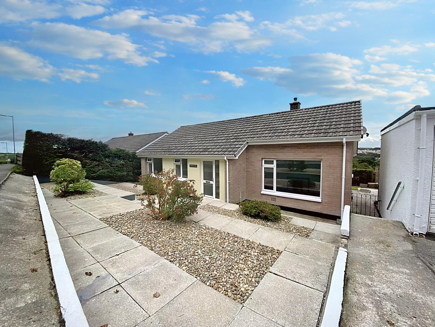 3 bed bungalow to rent in Beacon Road, Bodmin - Property Image 1