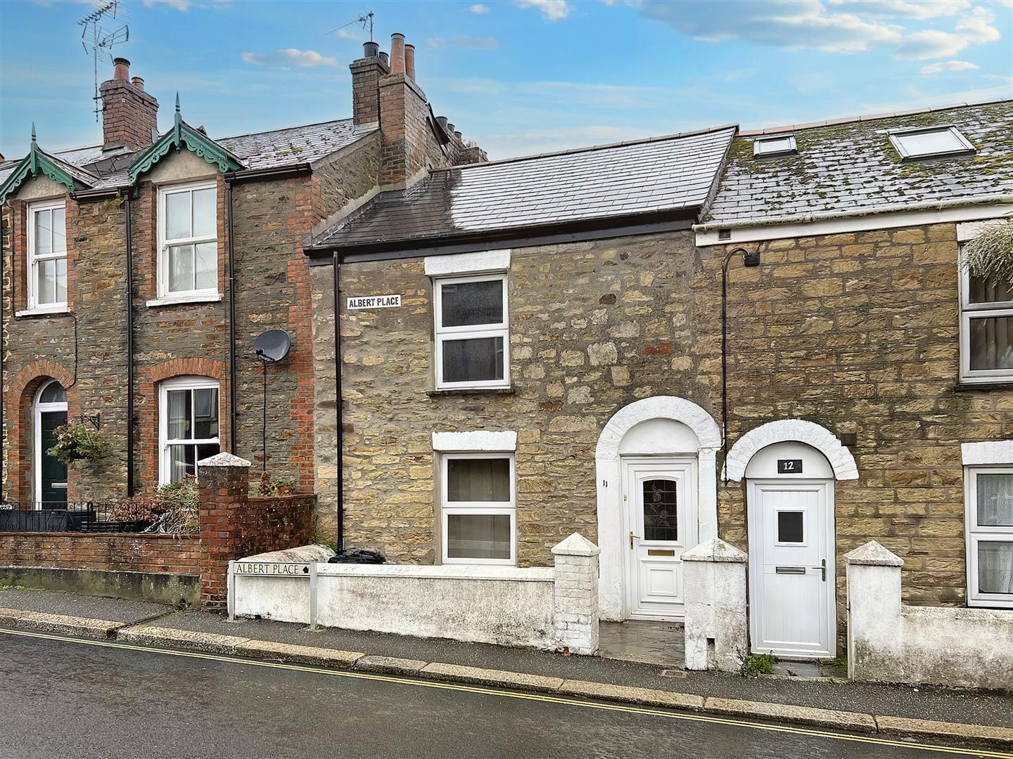 2 bed terraced house to rent in Albert Place, Truro  - Property Image 1