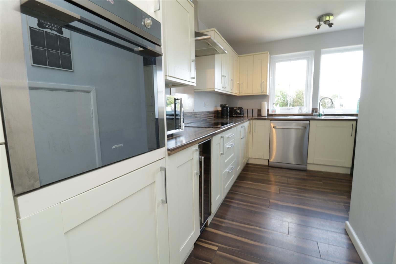 3 bed semi-detached house for sale in Roberts Avenue, Doncaster  - Property Image 3