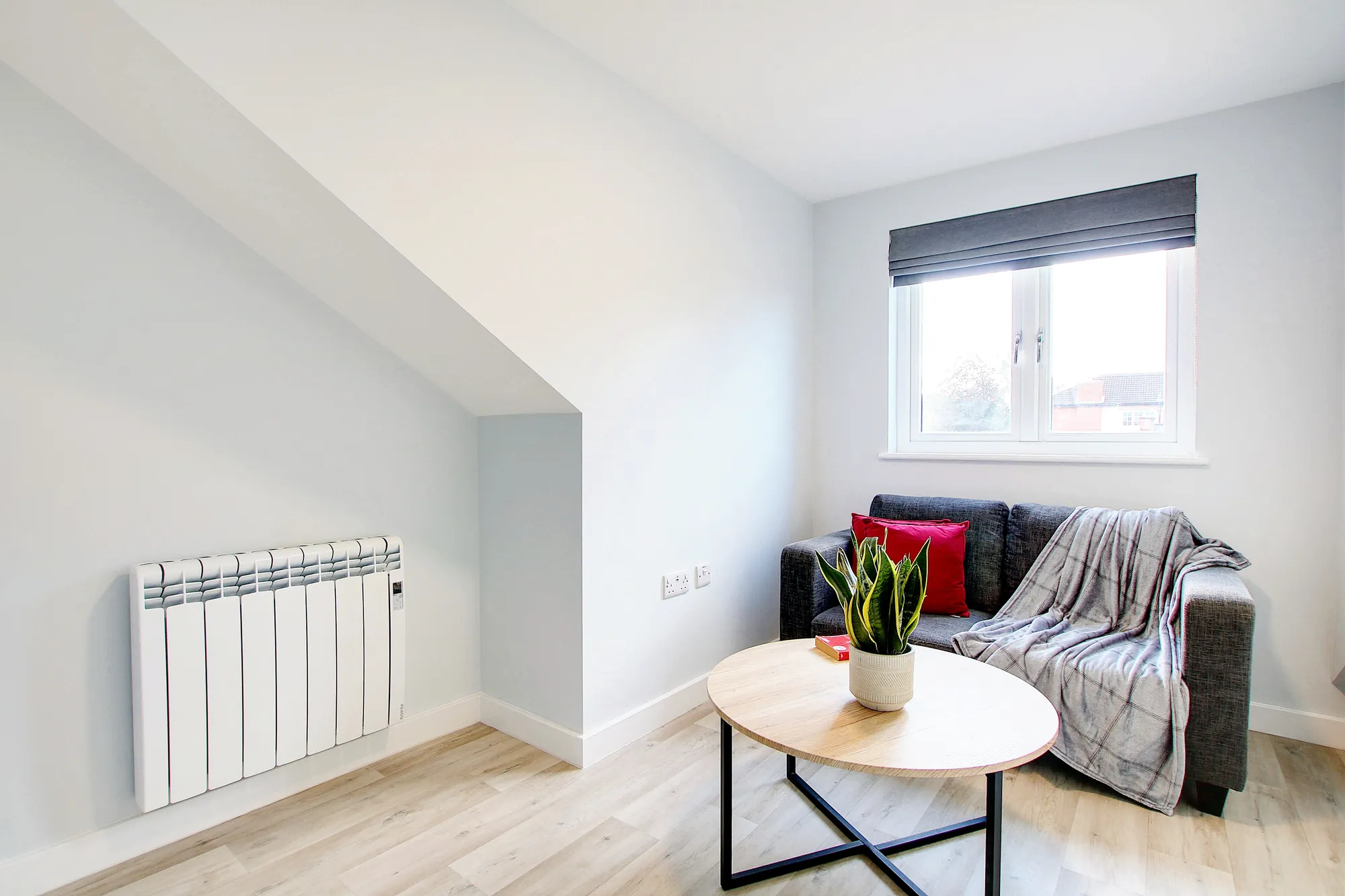 2 bed apartment to rent in Clarendon Park Road, Leicester - Property Image 1