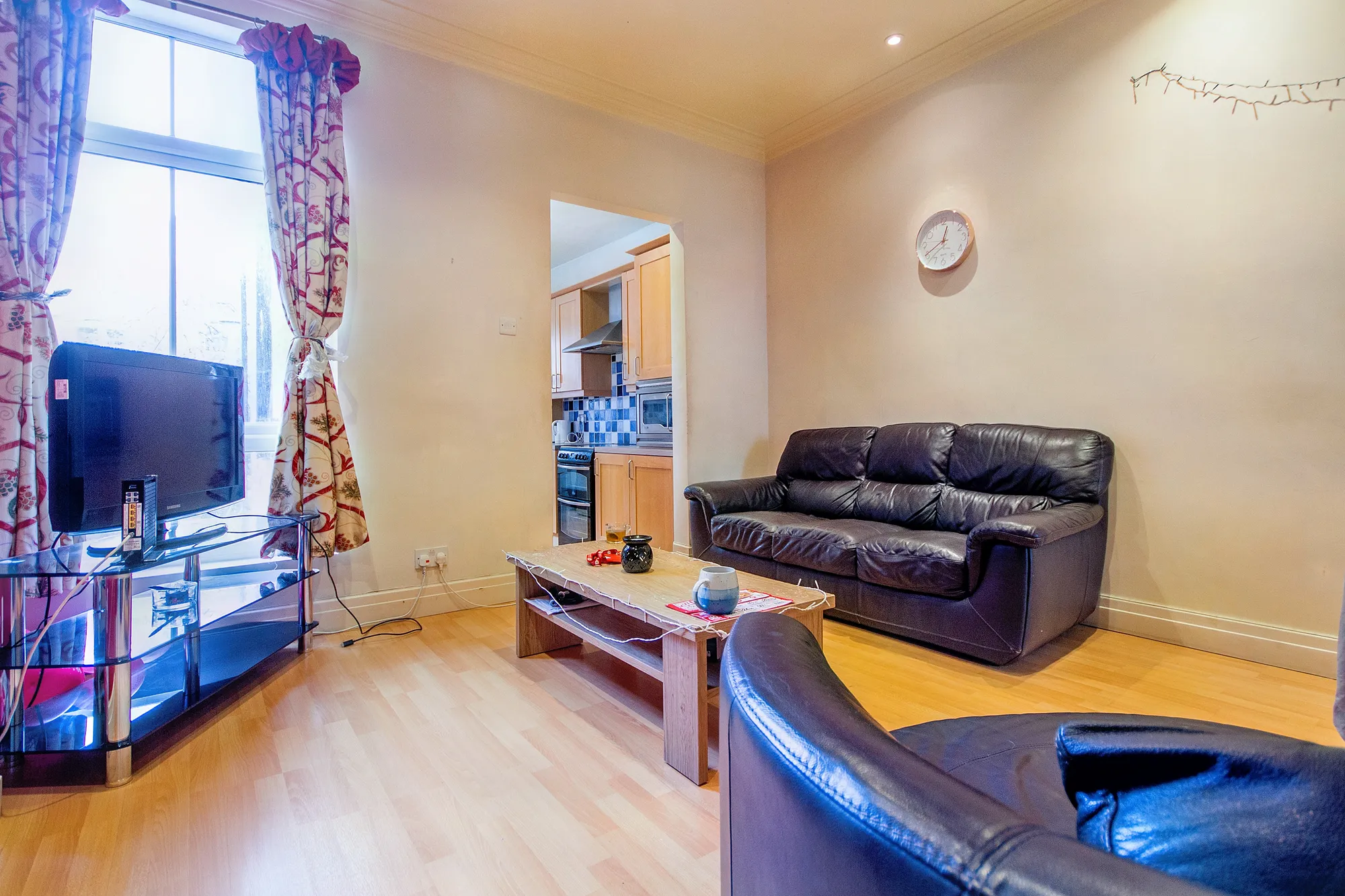 4 bed mid-terraced house to rent in Thurlow Road, Leicester  - Property Image 2
