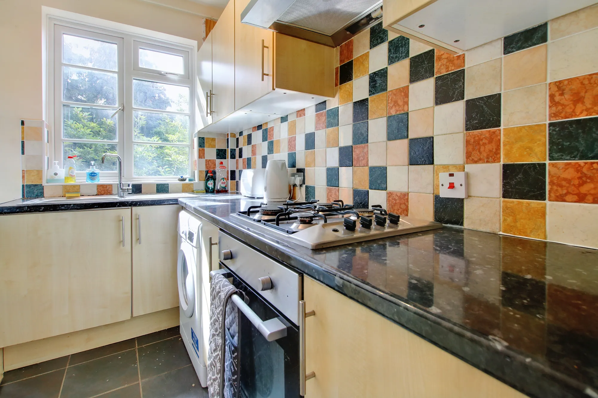 2 bed apartment for sale in Knighton Park Road, Leicester  - Property Image 5