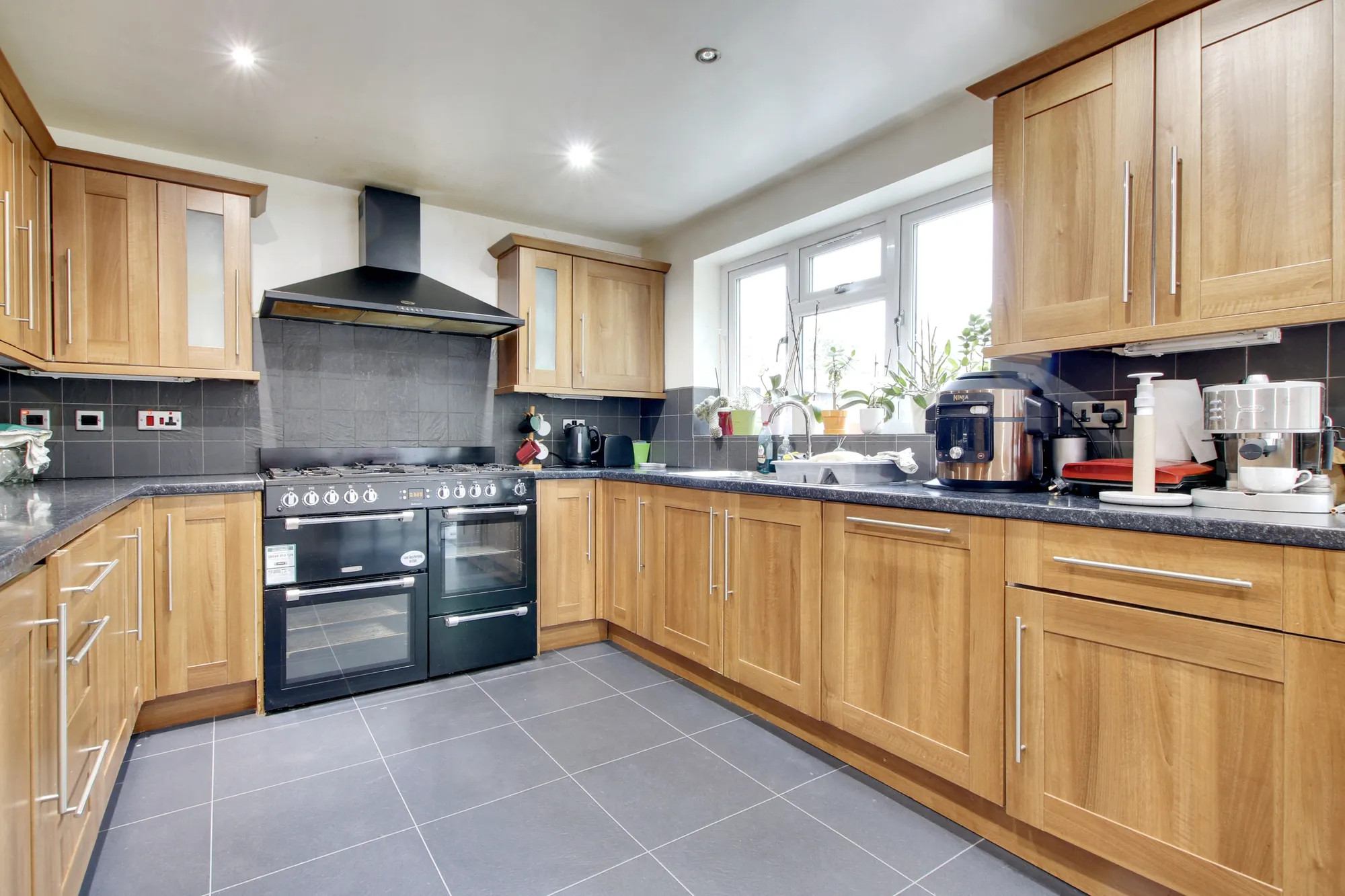 5 bed detached house to rent in Vicarage Lane, Leicester  - Property Image 8