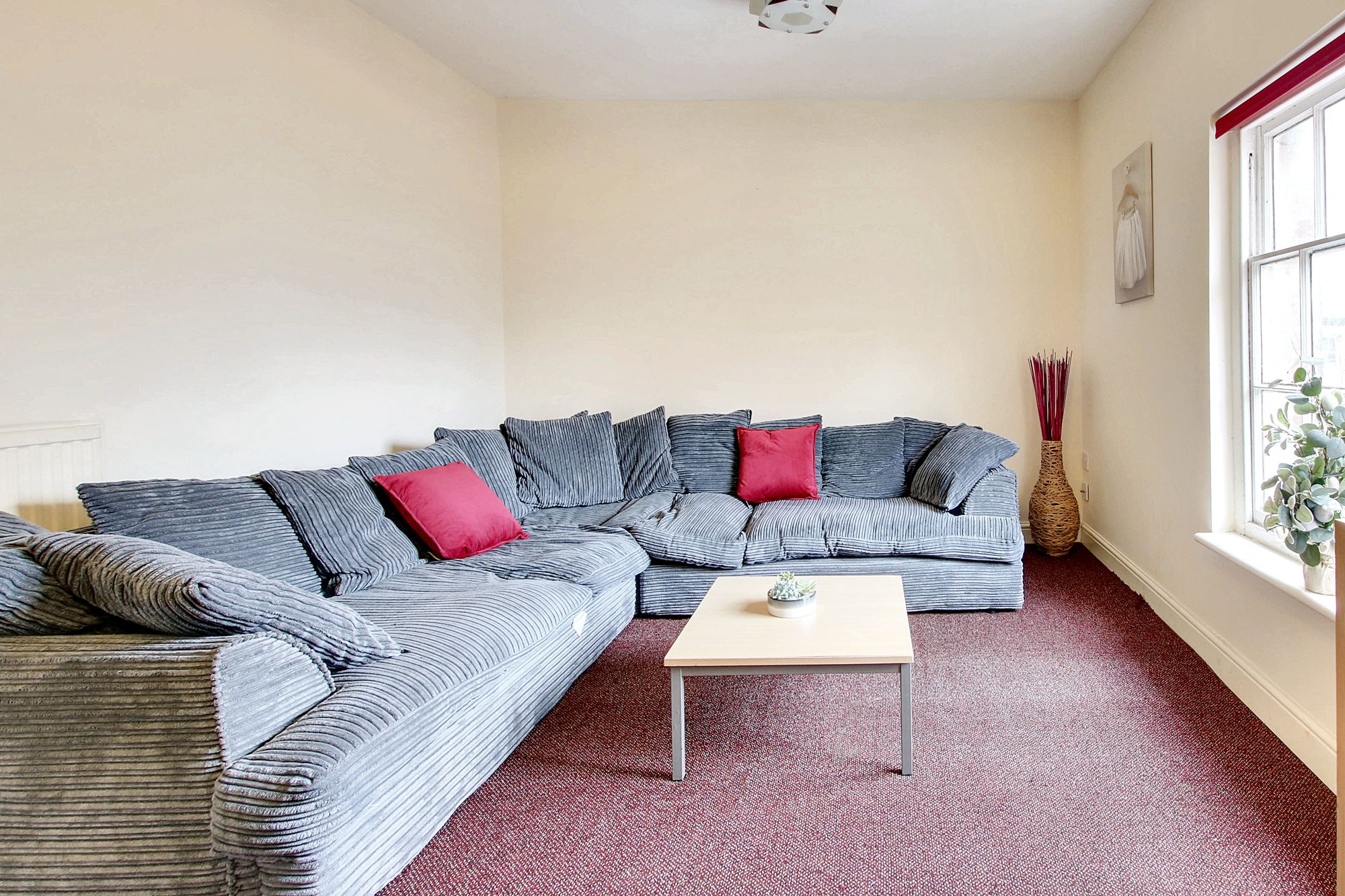 4 bed house to rent in Millstone Lane, Leicester  - Property Image 2