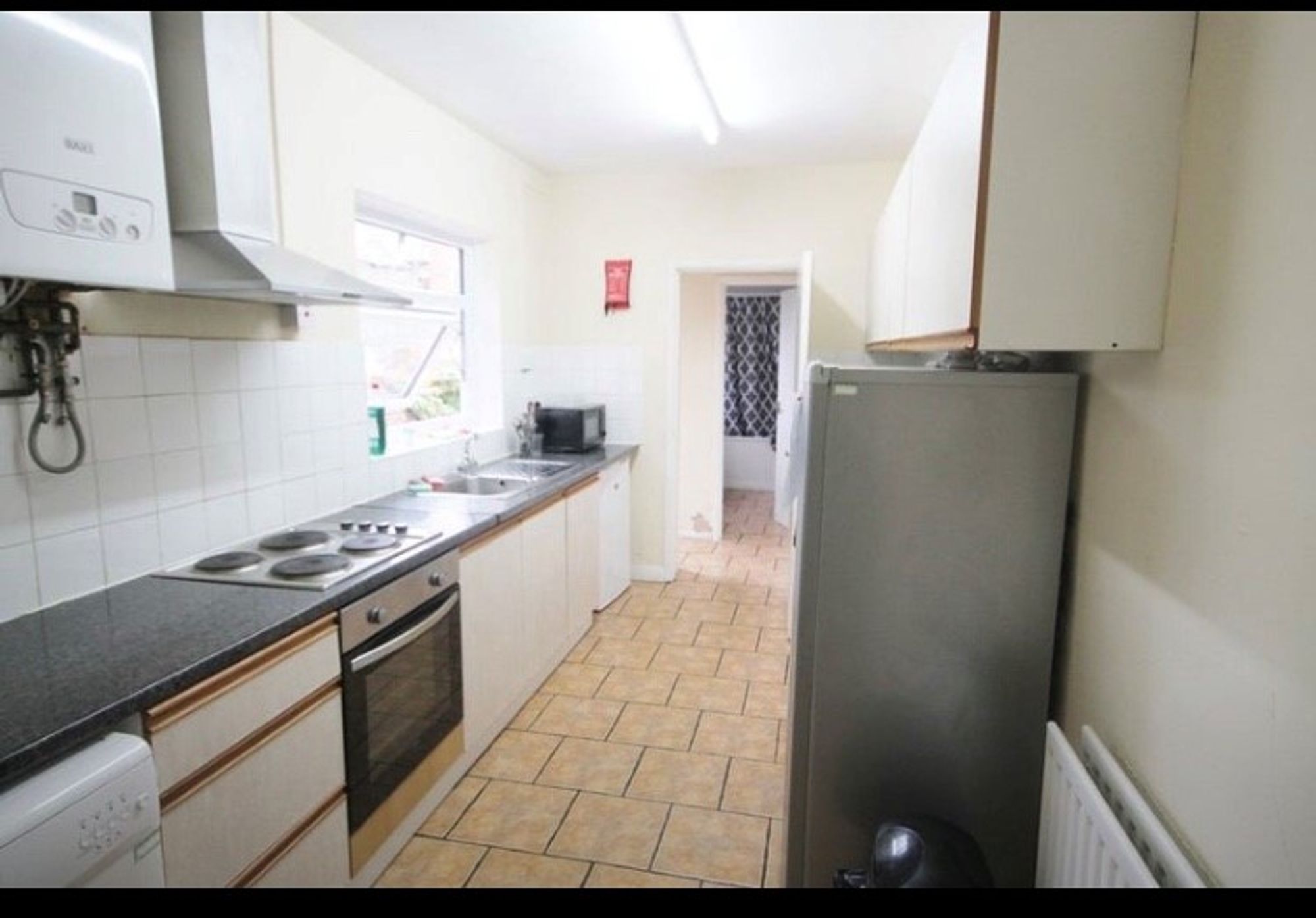 4 bed terraced house to rent in Harrow Road, Leicester  - Property Image 2