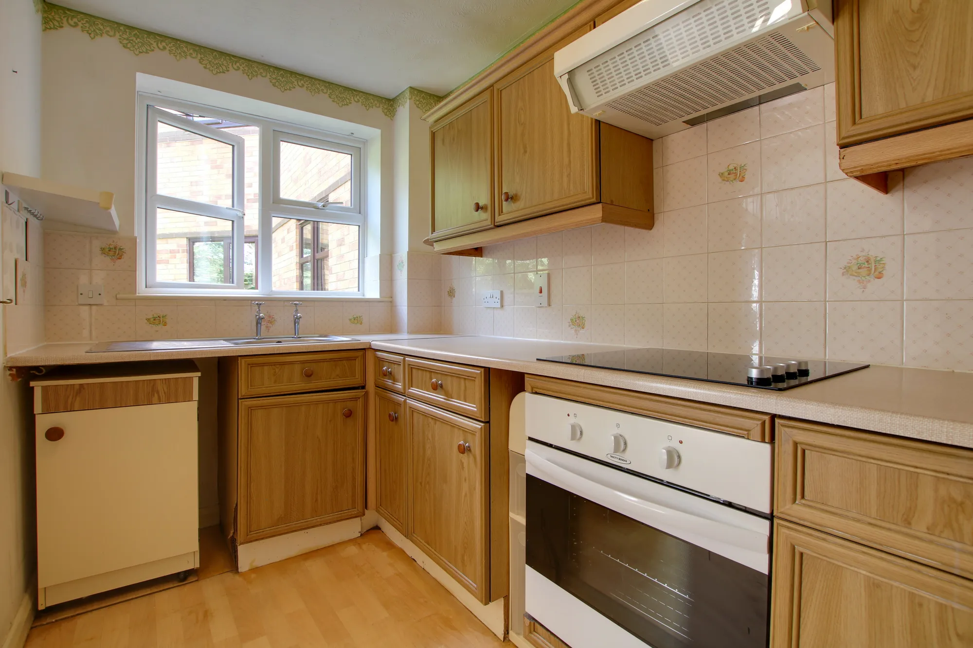 2 bed ground floor flat for sale in Stoneygate Road, Leicester  - Property Image 7