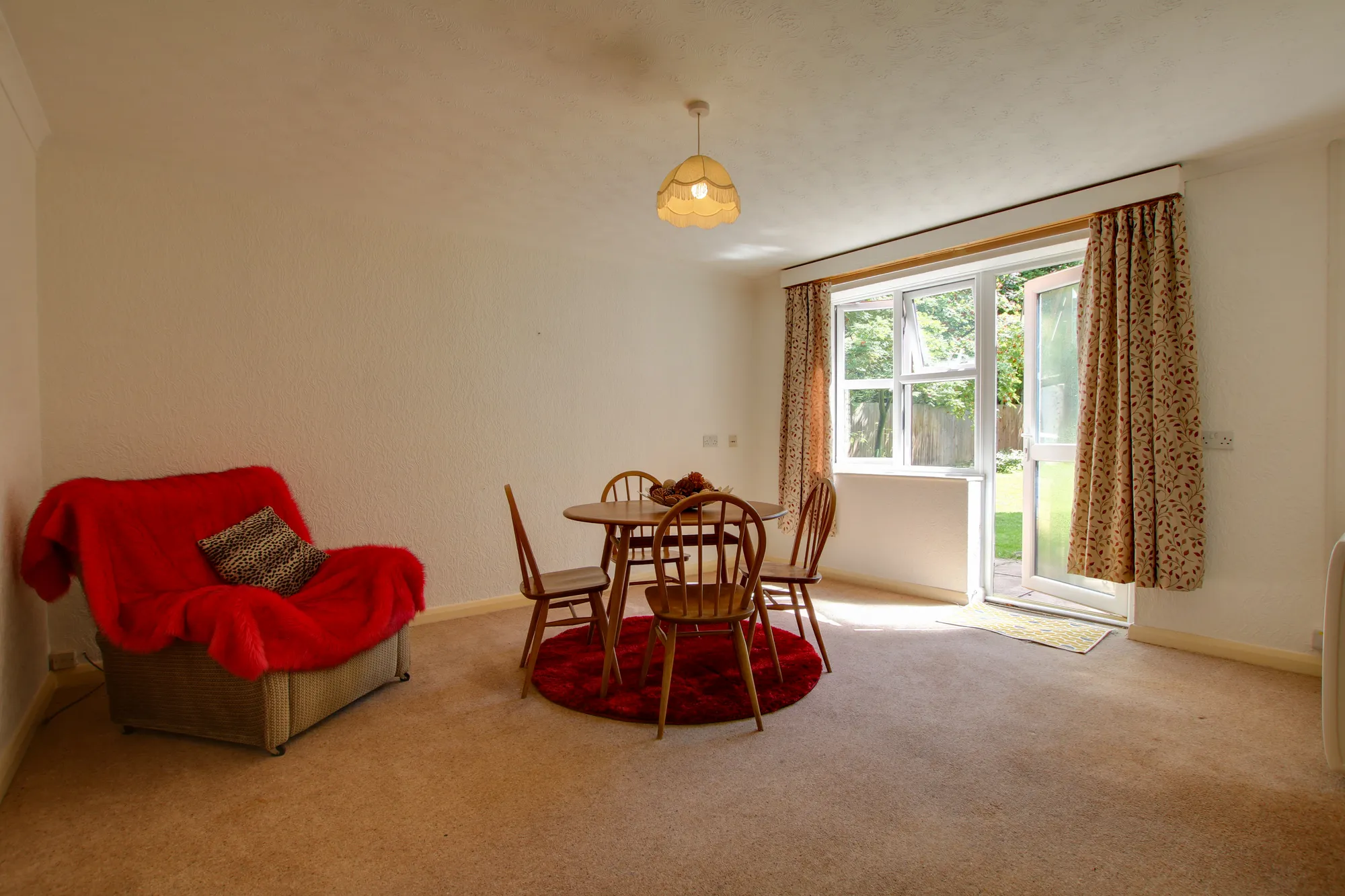 2 bed ground floor flat for sale in Stoneygate Road, Leicester - Property Image 1