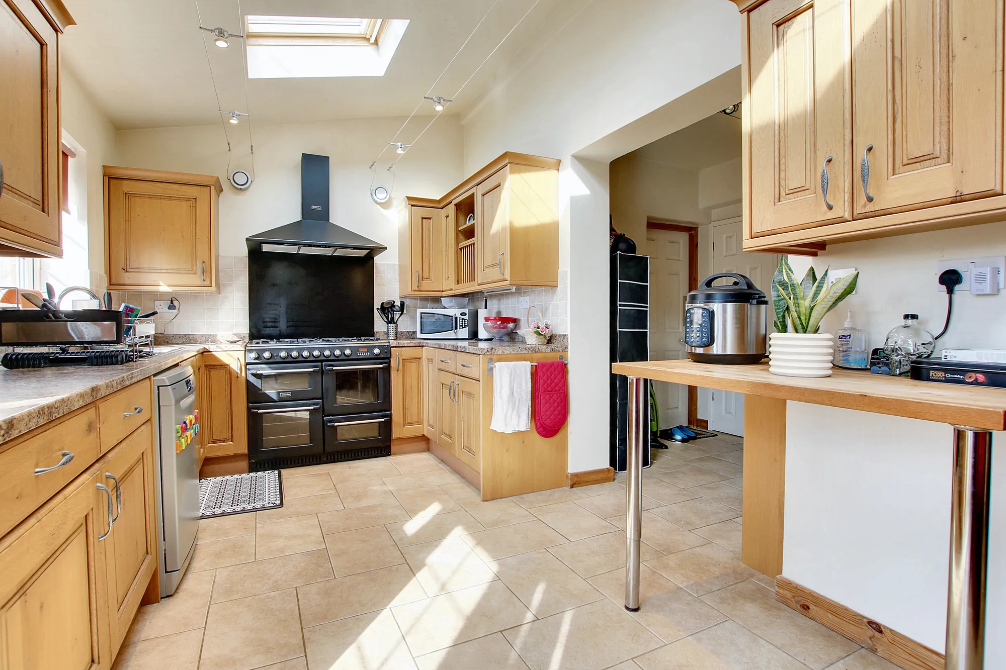 3 bed semi-detached house for sale in Coombe Rise, Leicester  - Property Image 10