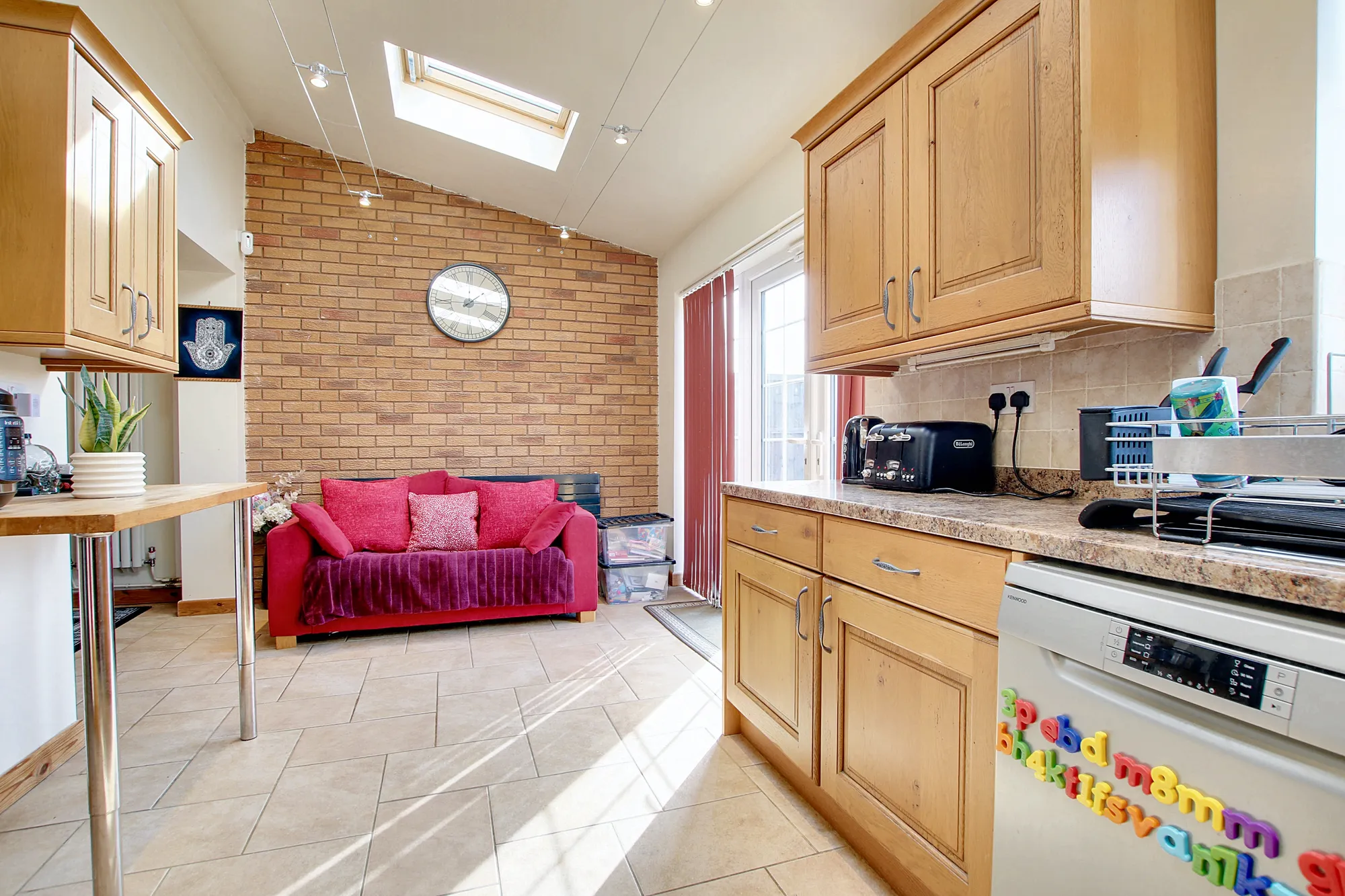 3 bed semi-detached house for sale in Coombe Rise, Leicester  - Property Image 11