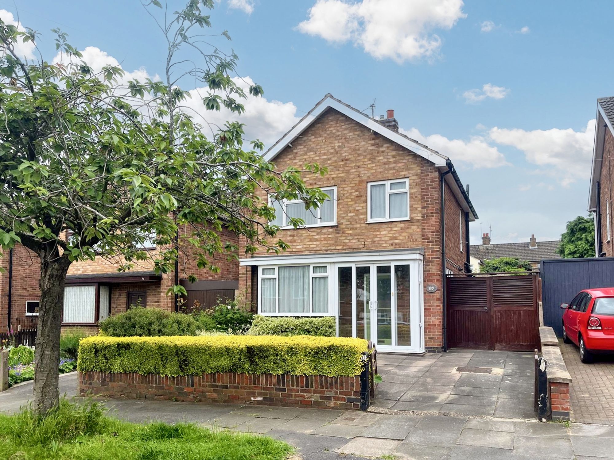 3 bed detached house for sale in Shrewsbury Avenue, Leicester  - Property Image 1