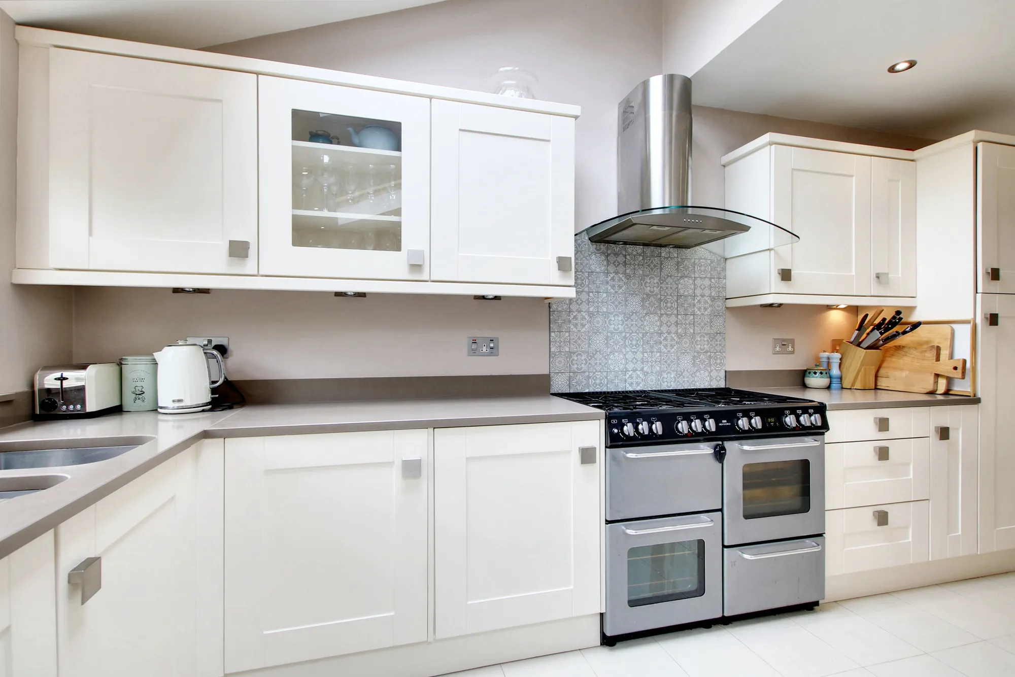 3 bed semi-detached house for sale in Queens Road, Leicester  - Property Image 3