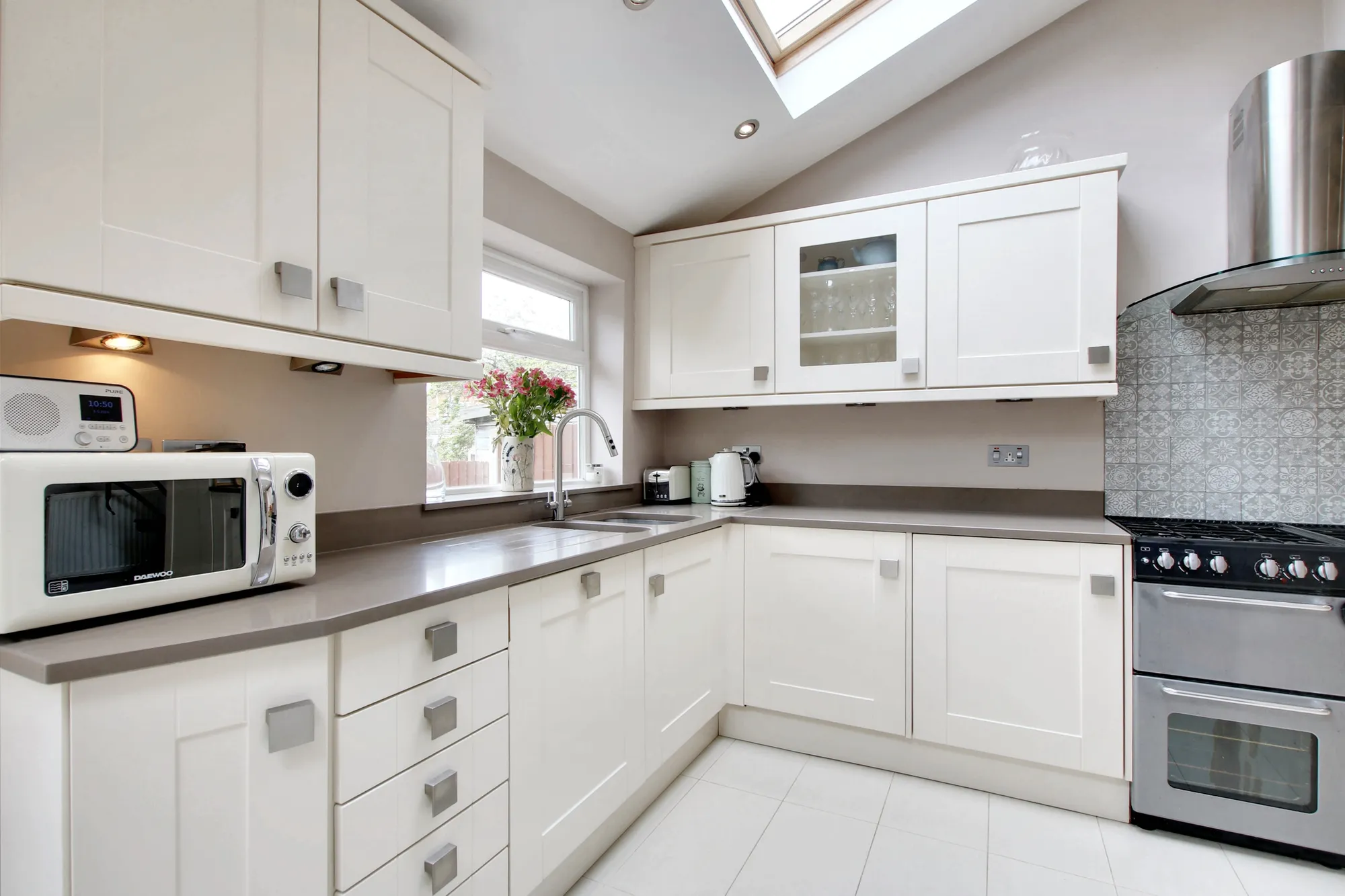 3 bed semi-detached house for sale in Queens Road, Leicester  - Property Image 8