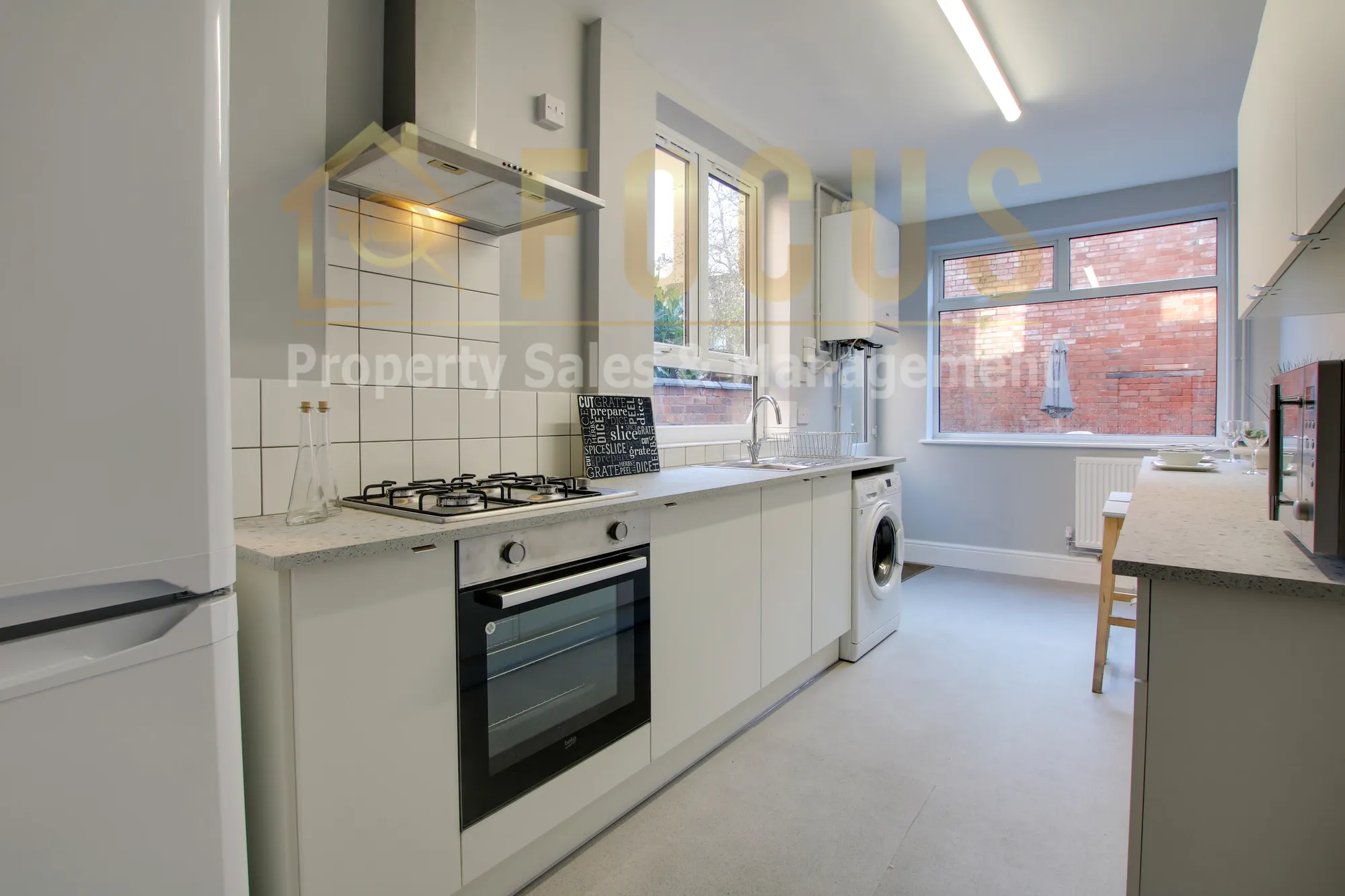 4 bed mid-terraced house to rent in Thurlow Road, Leicester  - Property Image 2