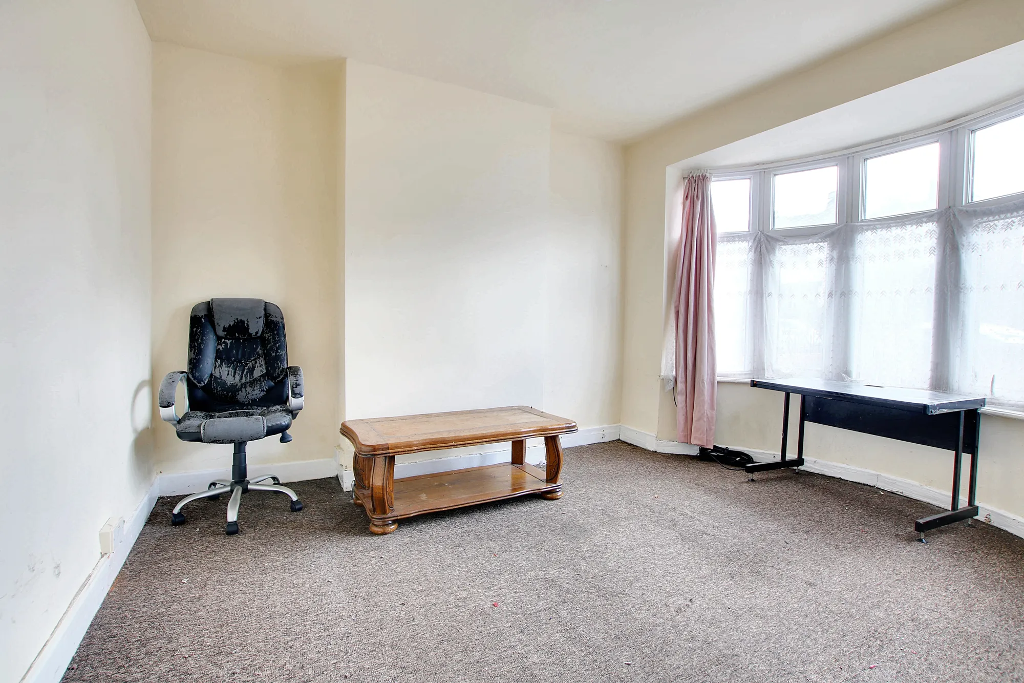 3 bed semi-detached house for sale in Gainsborough Road, Leicester  - Property Image 9