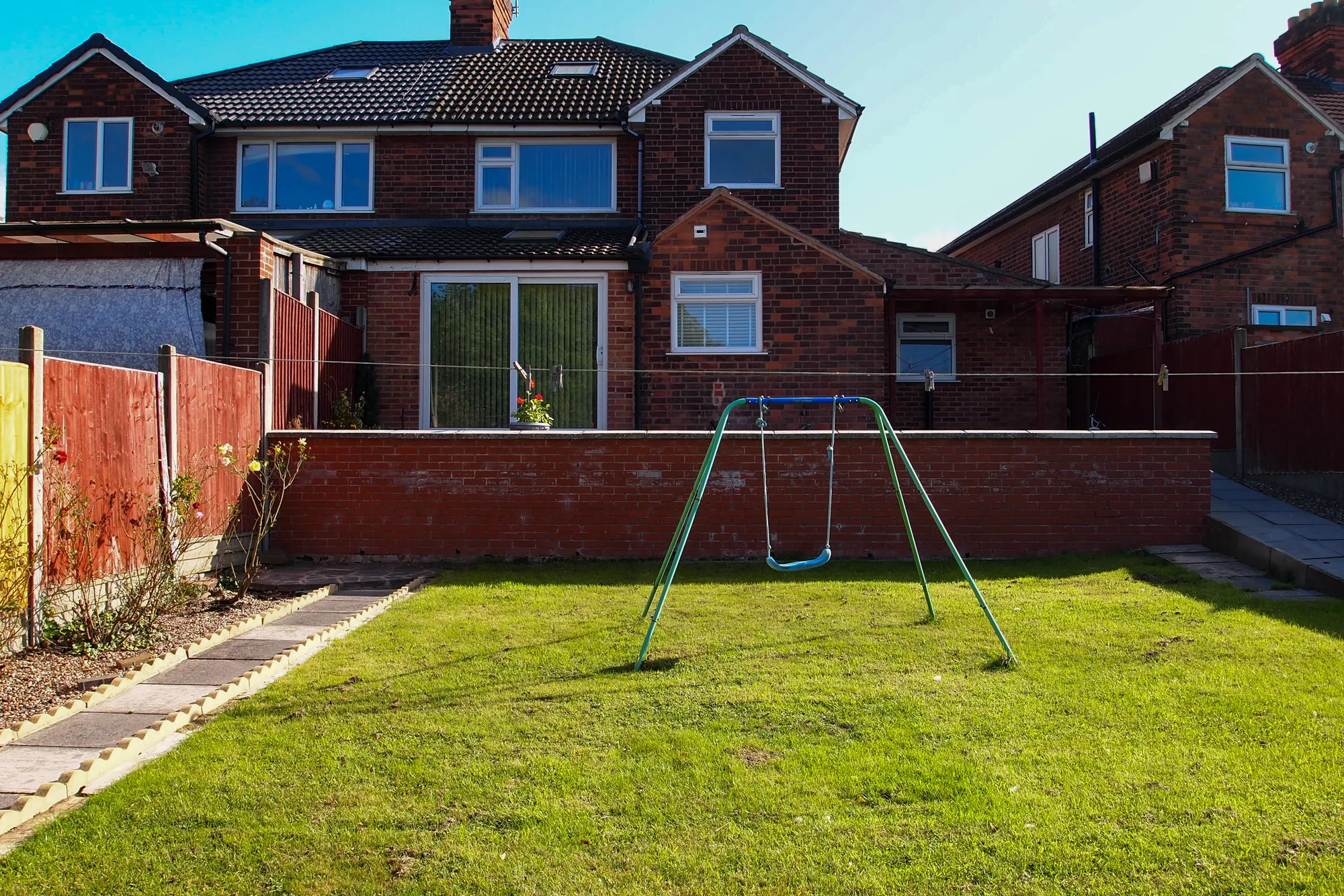 4 bed semi-detached house to rent in Homeway Road, Leicester  - Property Image 4