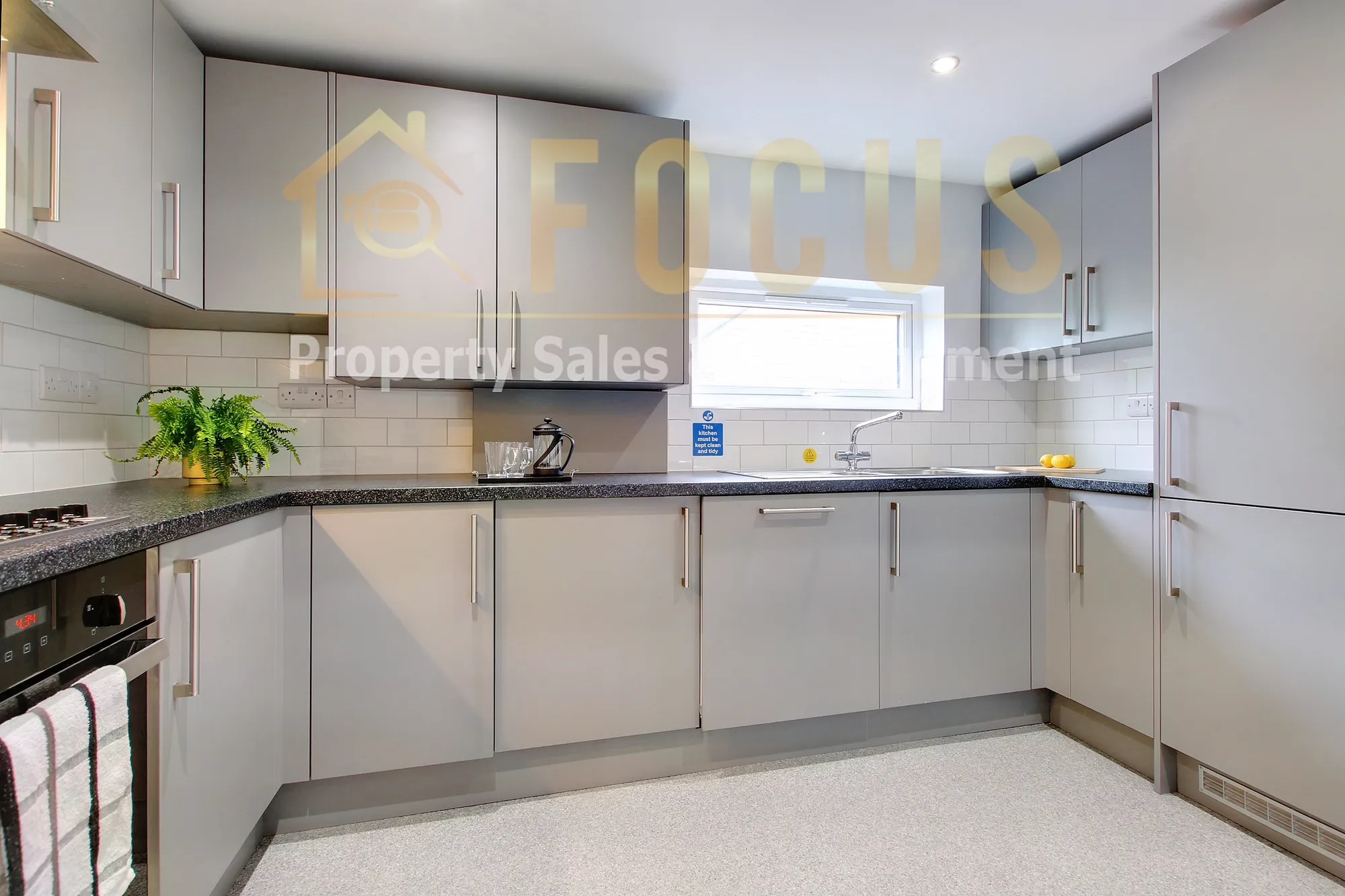 2 bed ground floor flat to rent in Clarendon Park Road, Leicester  - Property Image 3