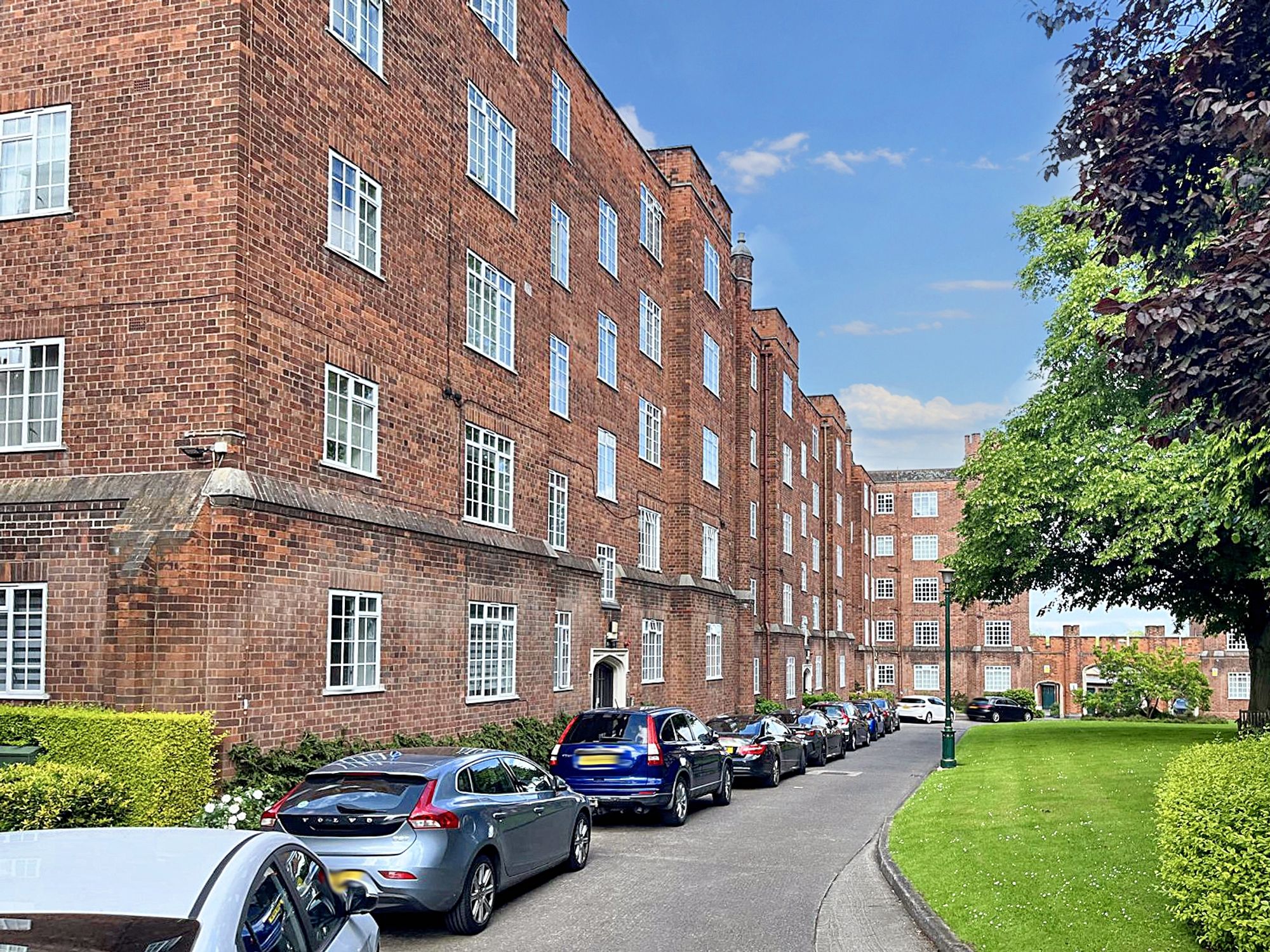 3 bed apartment for sale in Stoneygate Court, Leicester  - Property Image 4