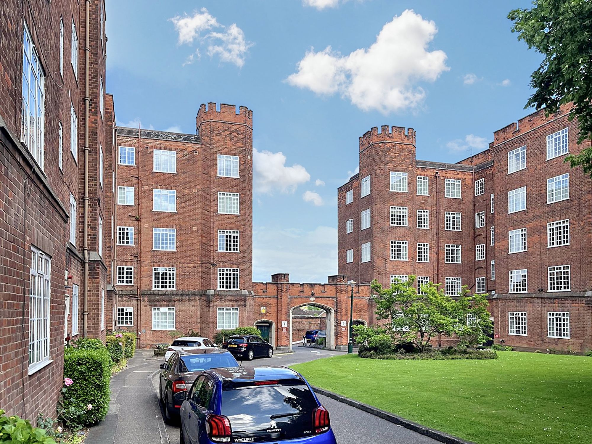 3 bed apartment for sale in Stoneygate Court, Leicester  - Property Image 28