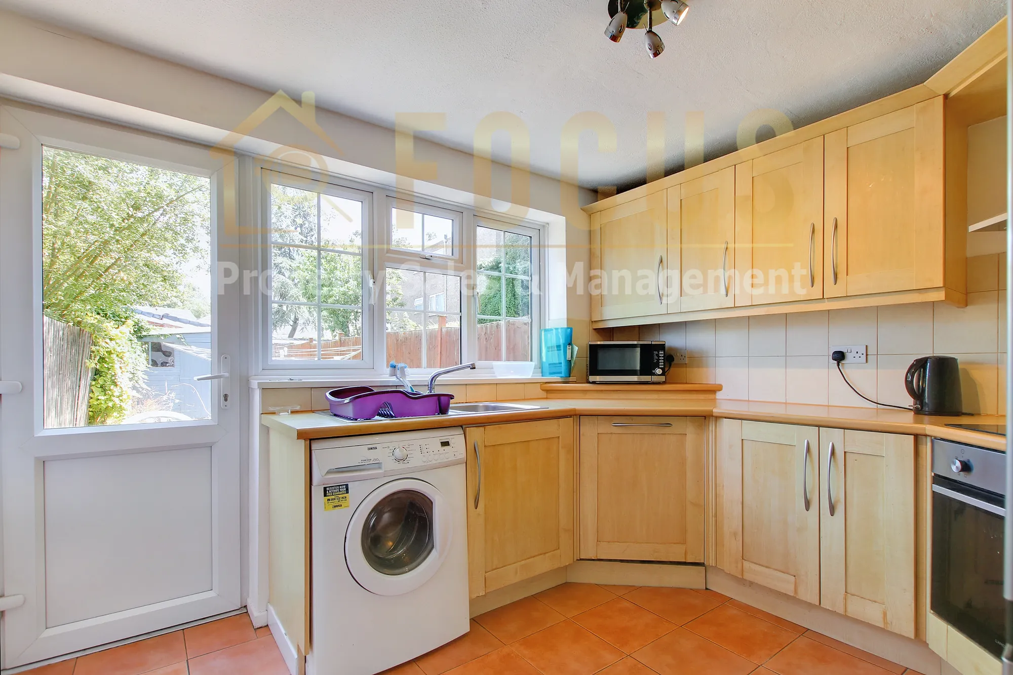4 bed mid-terraced house to rent in Waldale Drive, Leicester  - Property Image 3