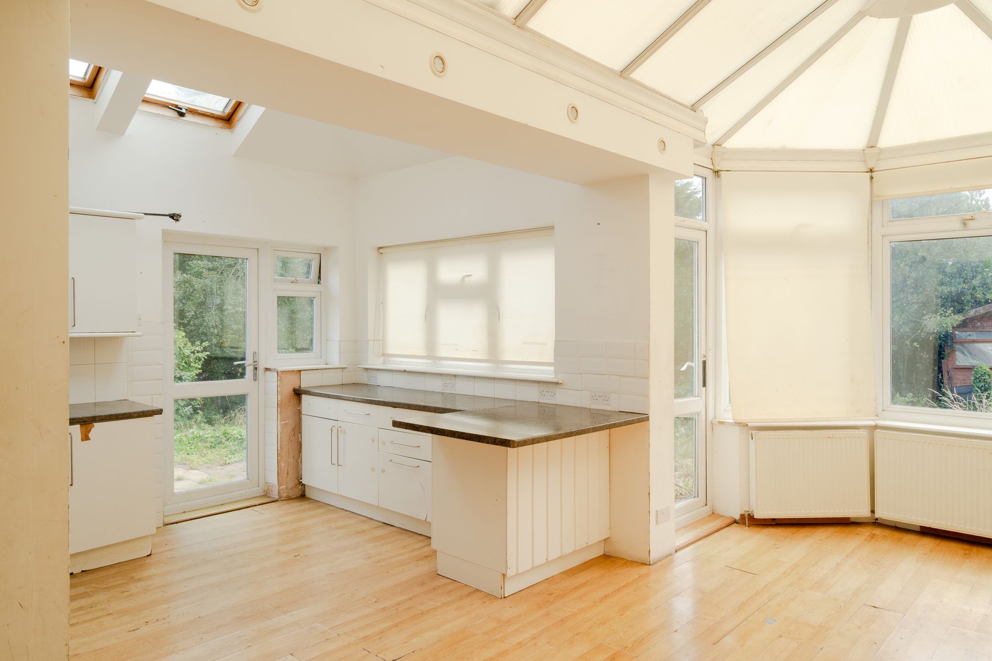 3 bed semi-detached house for sale in Spring Gardens, Woodford Green, IG8  - Property Image 8