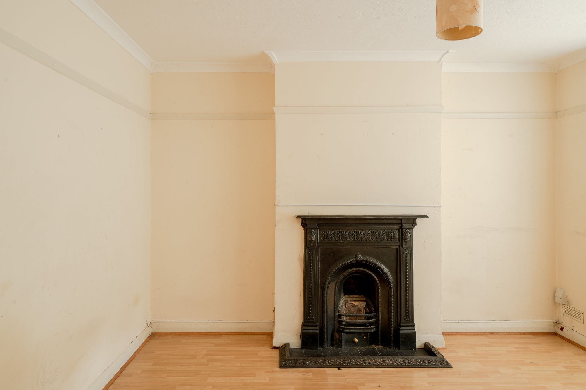 3 bed semi-detached house for sale in Spring Gardens, Woodford Green, IG8  - Property Image 4