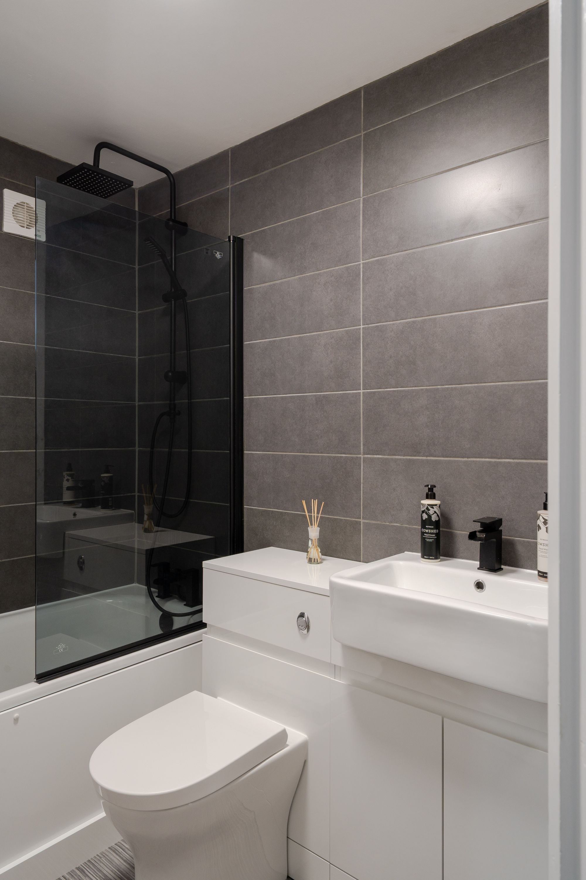 2 bed flat for sale in Tyndall Road, Leyton, London, E10  - Property Image 11