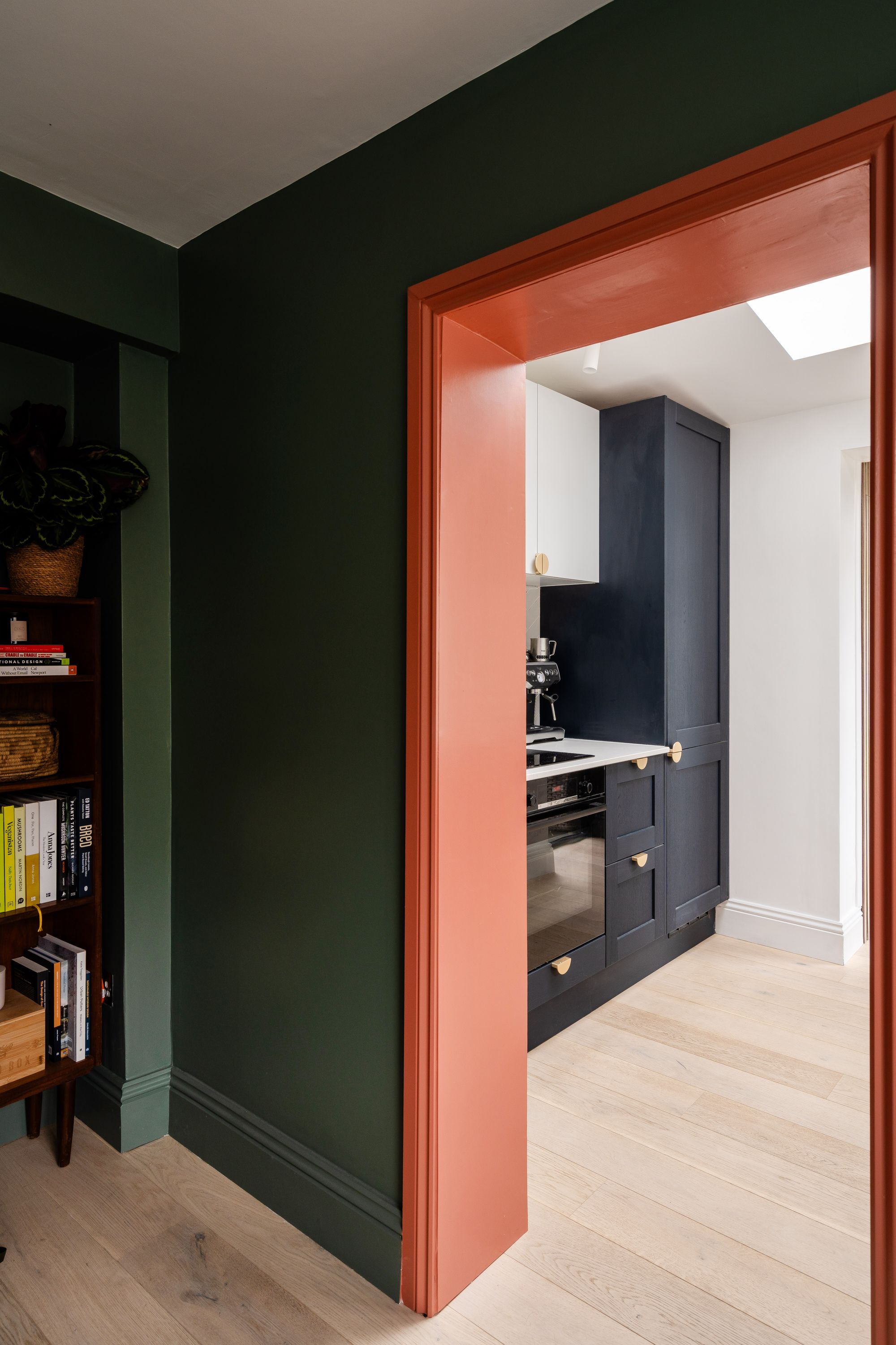 2 bed flat for sale in Selby Road, Leytonstone, London, E11  - Property Image 8