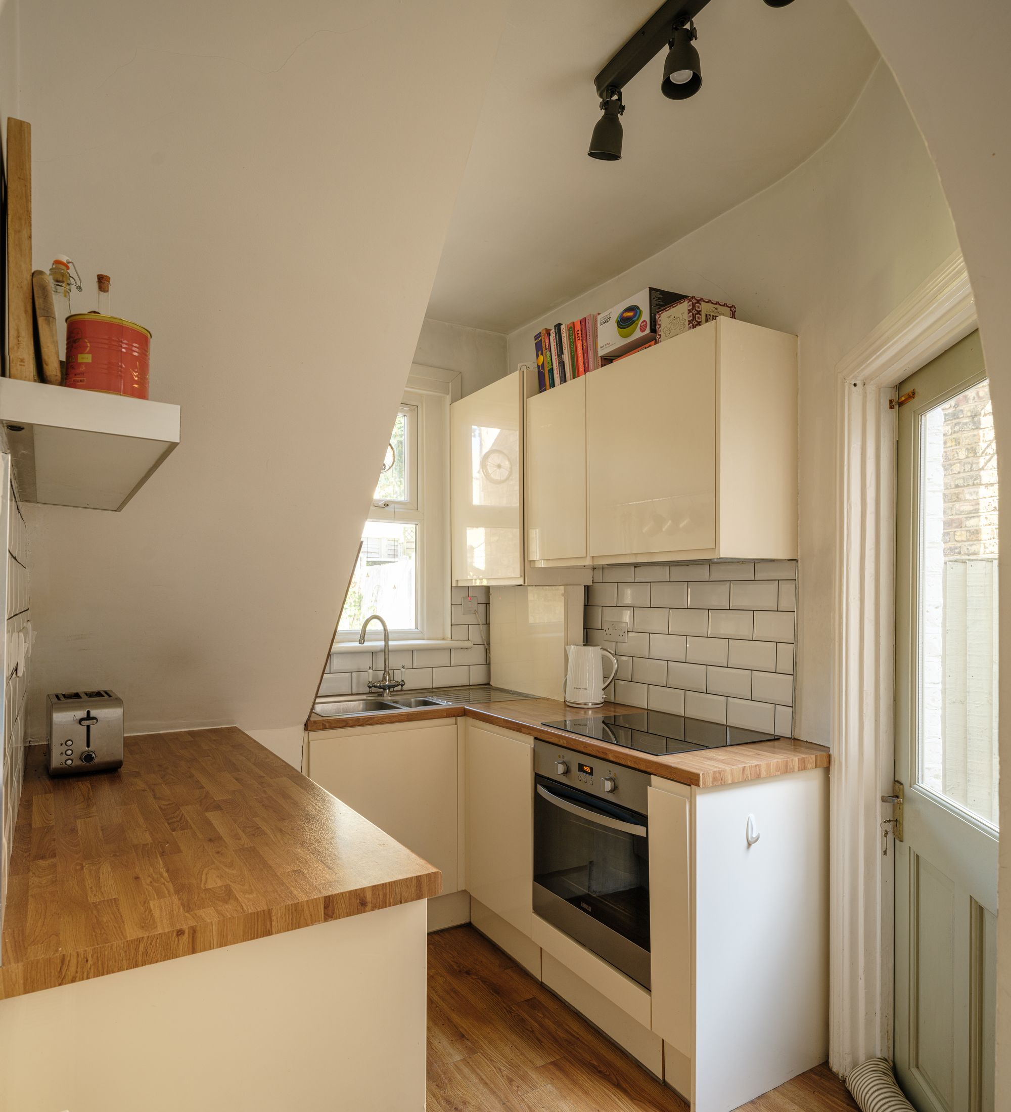 2 bed flat for sale in Newport Road, Leyton, London, E10  - Property Image 15